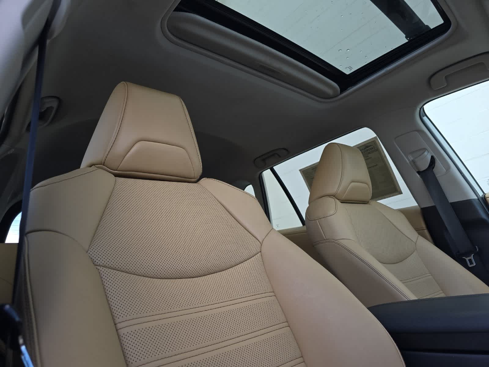 Thumbnail: 2021 Toyota RAV4 - 17