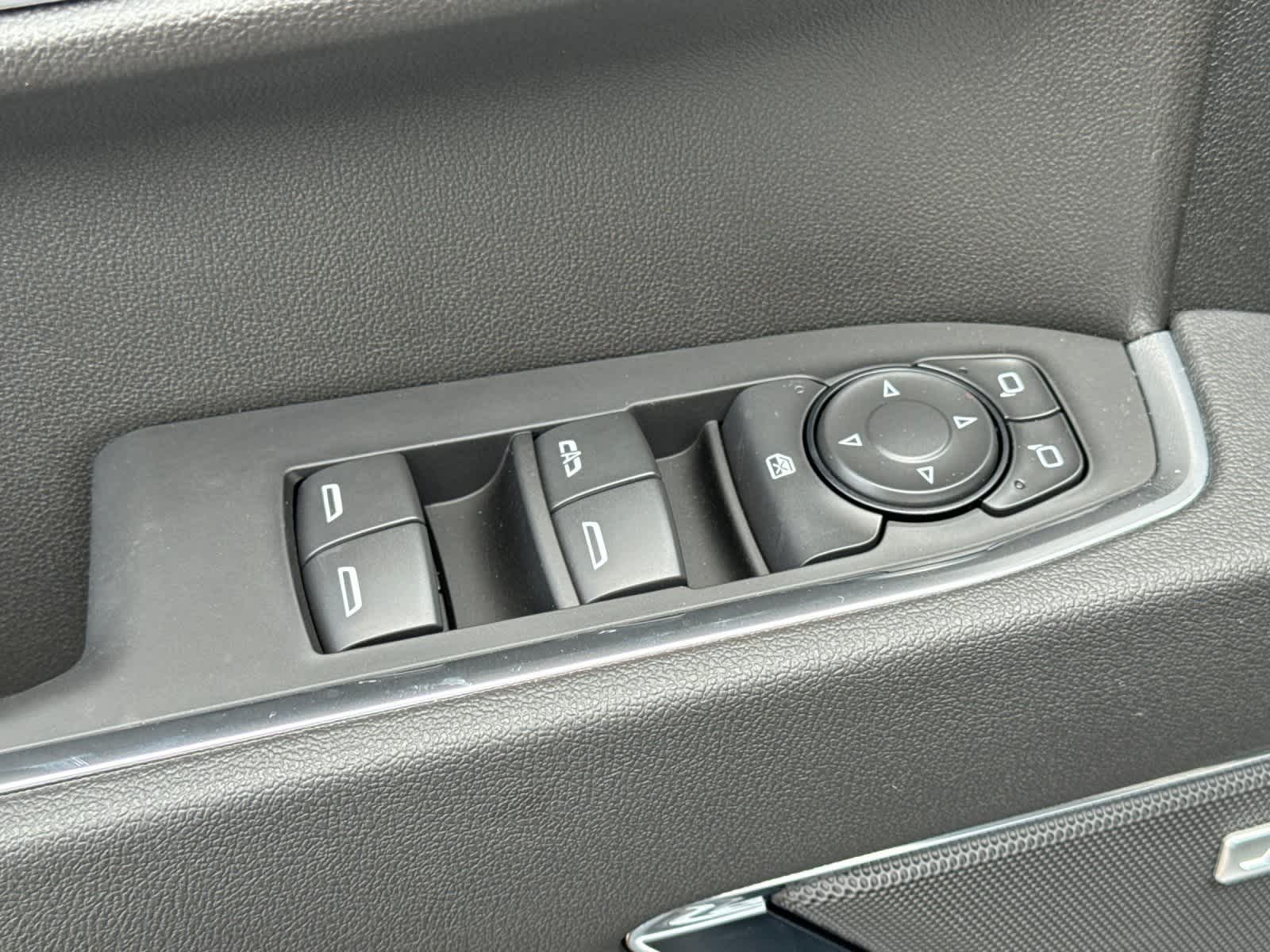 Thumbnail: 2026 Chevrolet Silverado 1500 - 13