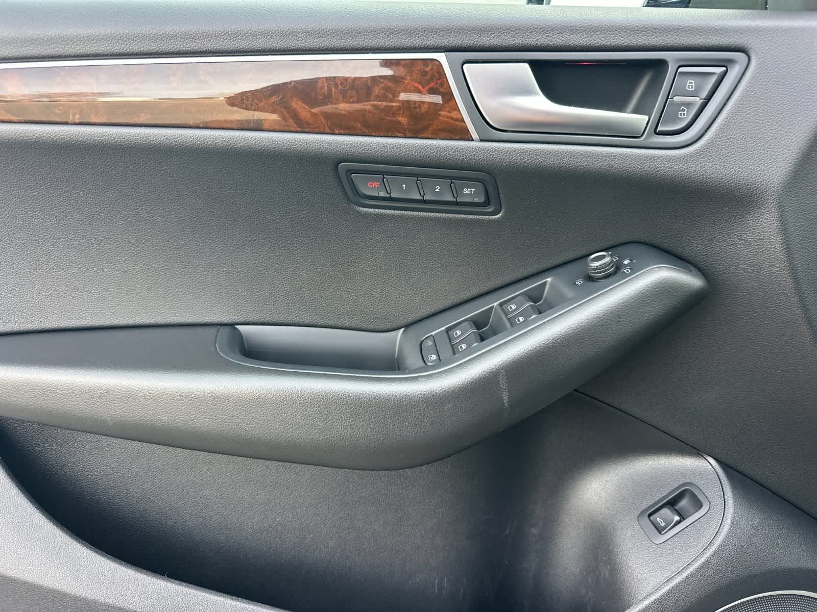 Thumbnail: 2010 Audi Q5 - 12