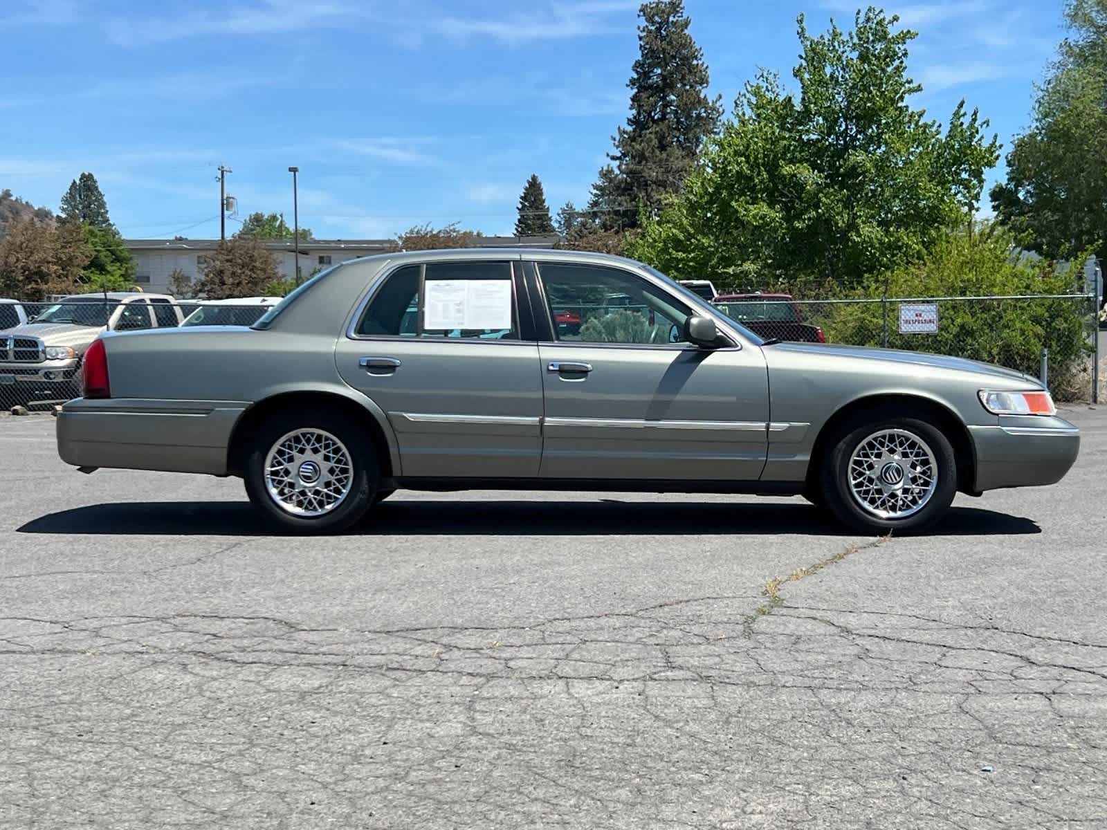 Thumbnail: 2002 Mercury Grand Marquis - 8