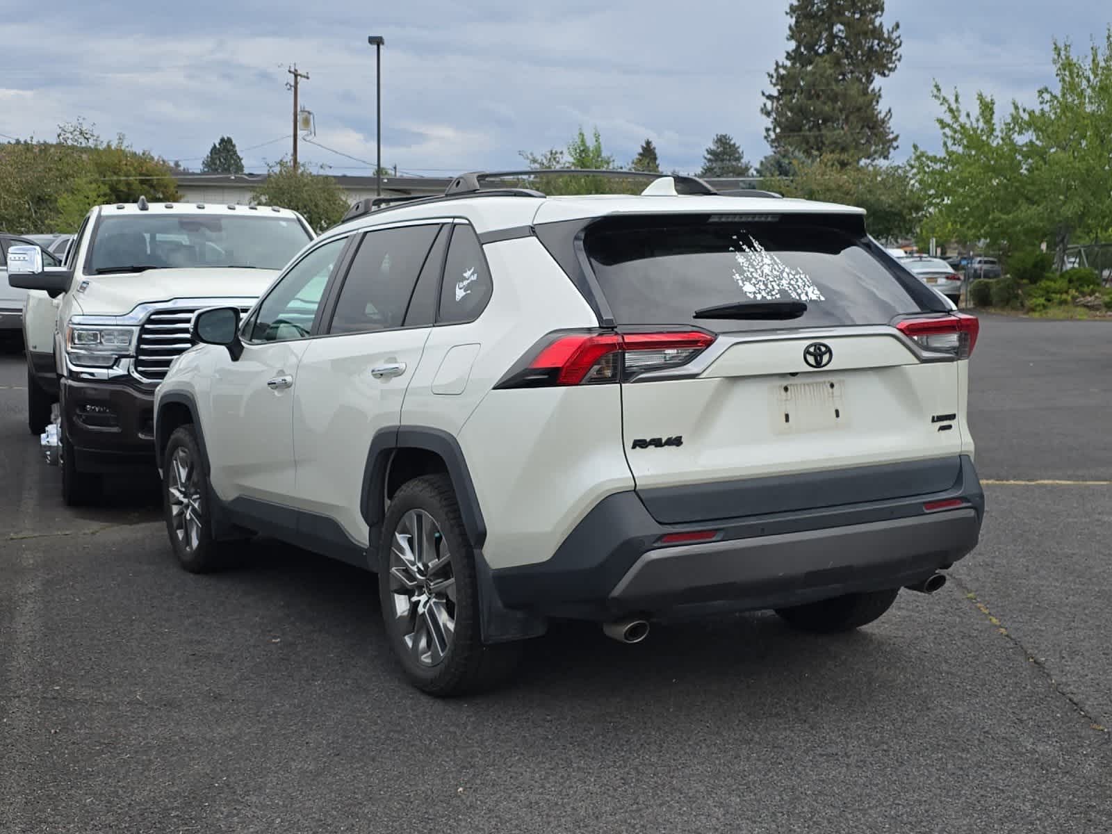 Thumbnail: 2021 Toyota RAV4 - 3