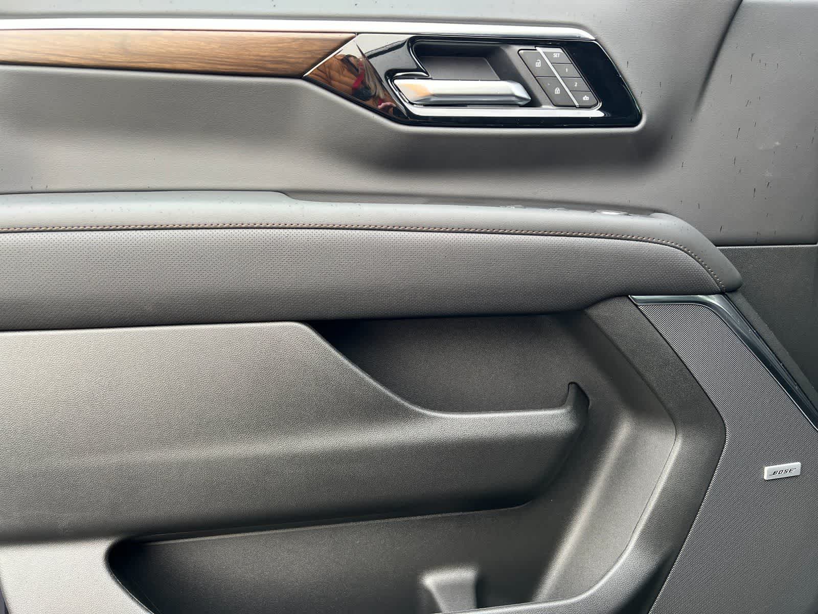 Thumbnail: 2026 Chevrolet Tahoe - 12