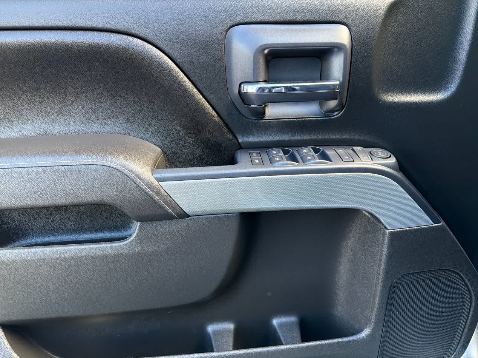 Thumbnail: 2015 Chevrolet Silverado 1500 - 12