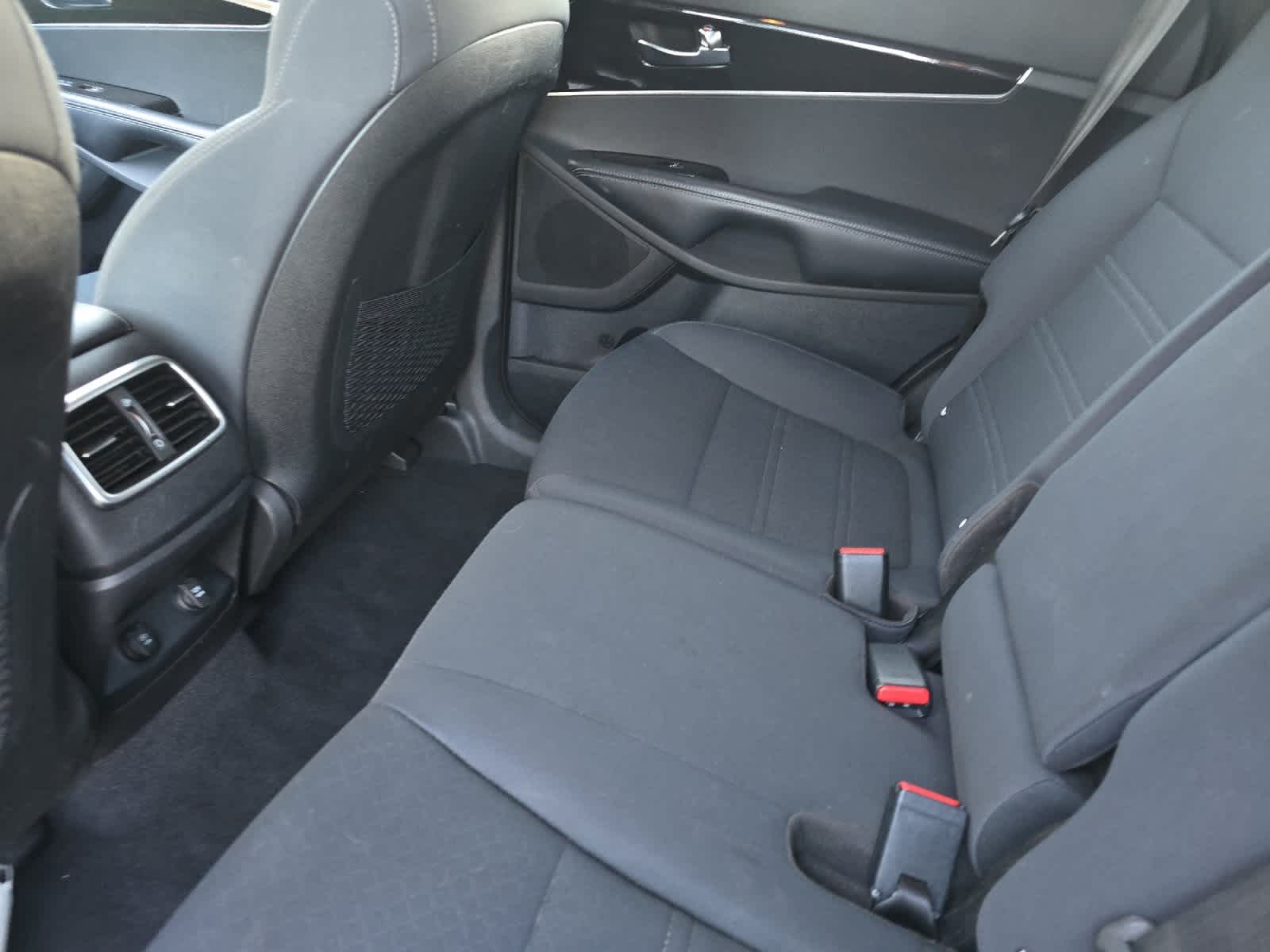 Thumbnail: 2019 Kia Sorento - 4