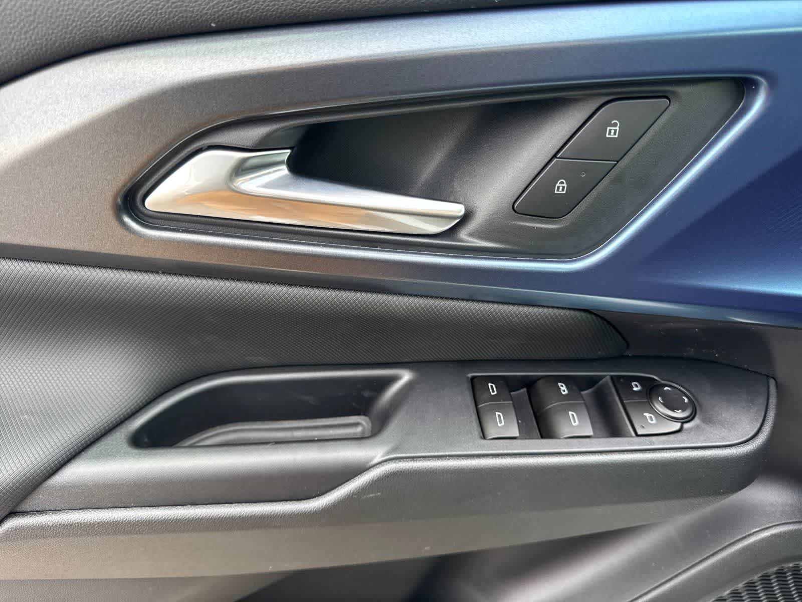 Thumbnail: 2026 Chevrolet Equinox - 12