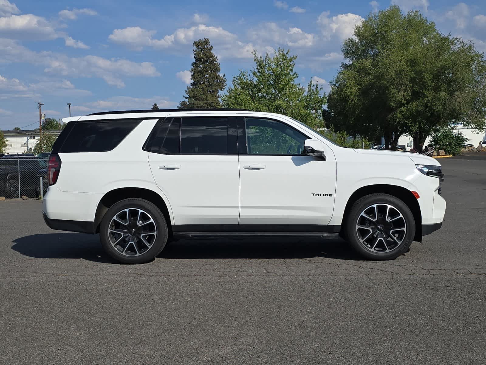 Thumbnail: 2022 Chevrolet Tahoe - 8