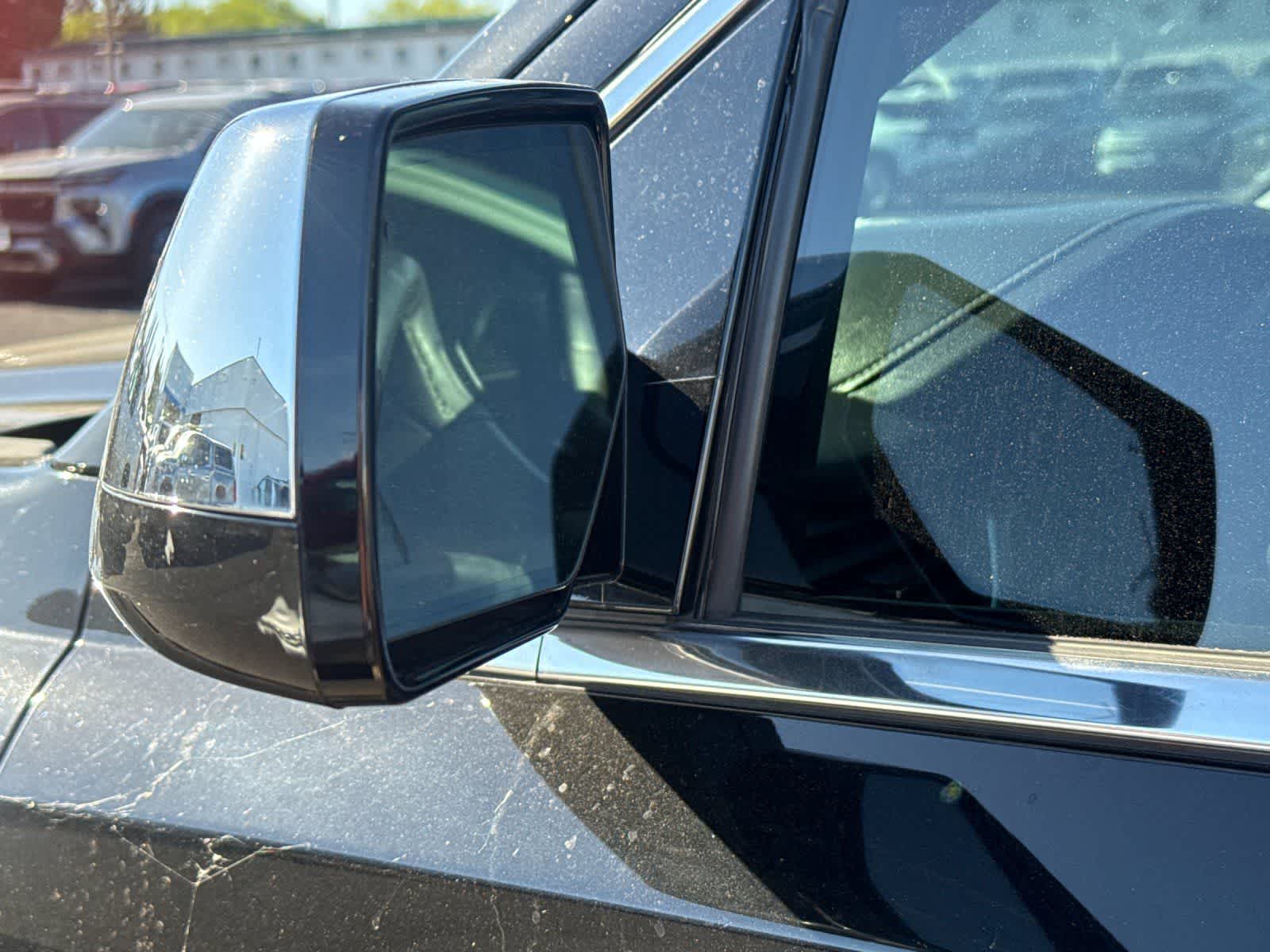 Thumbnail: 2016 Chevrolet Suburban - 8
