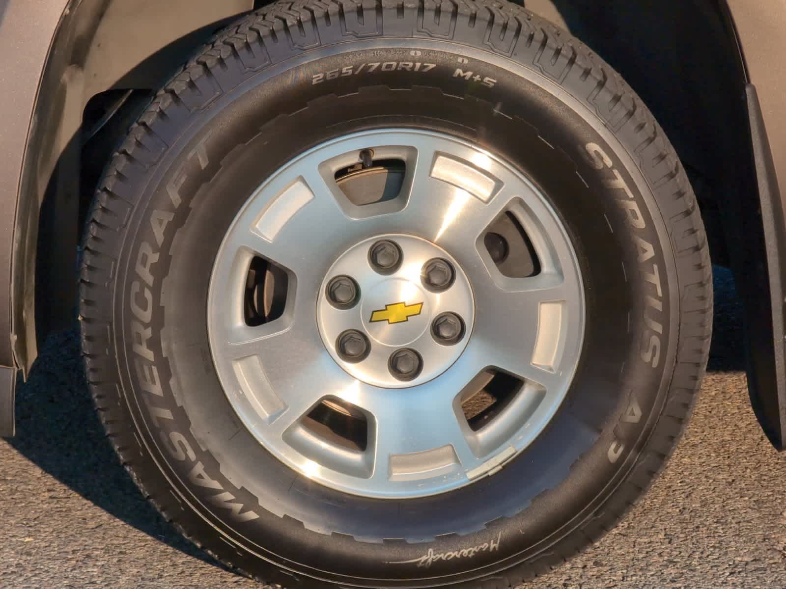 Thumbnail: 2011 Chevrolet Tahoe - 27