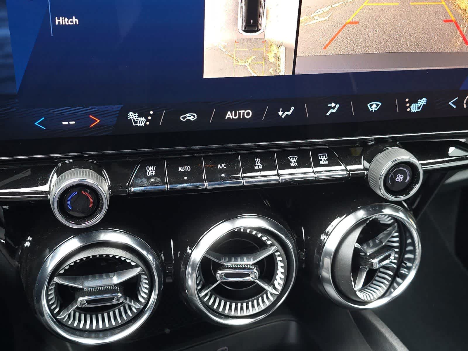 Thumbnail: 2025 Chevrolet Blazer EV - 21