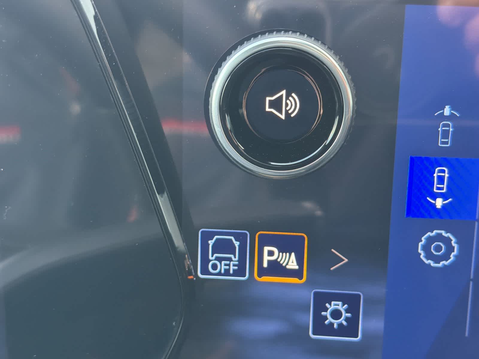 Thumbnail: 2026 Chevrolet Equinox - 23