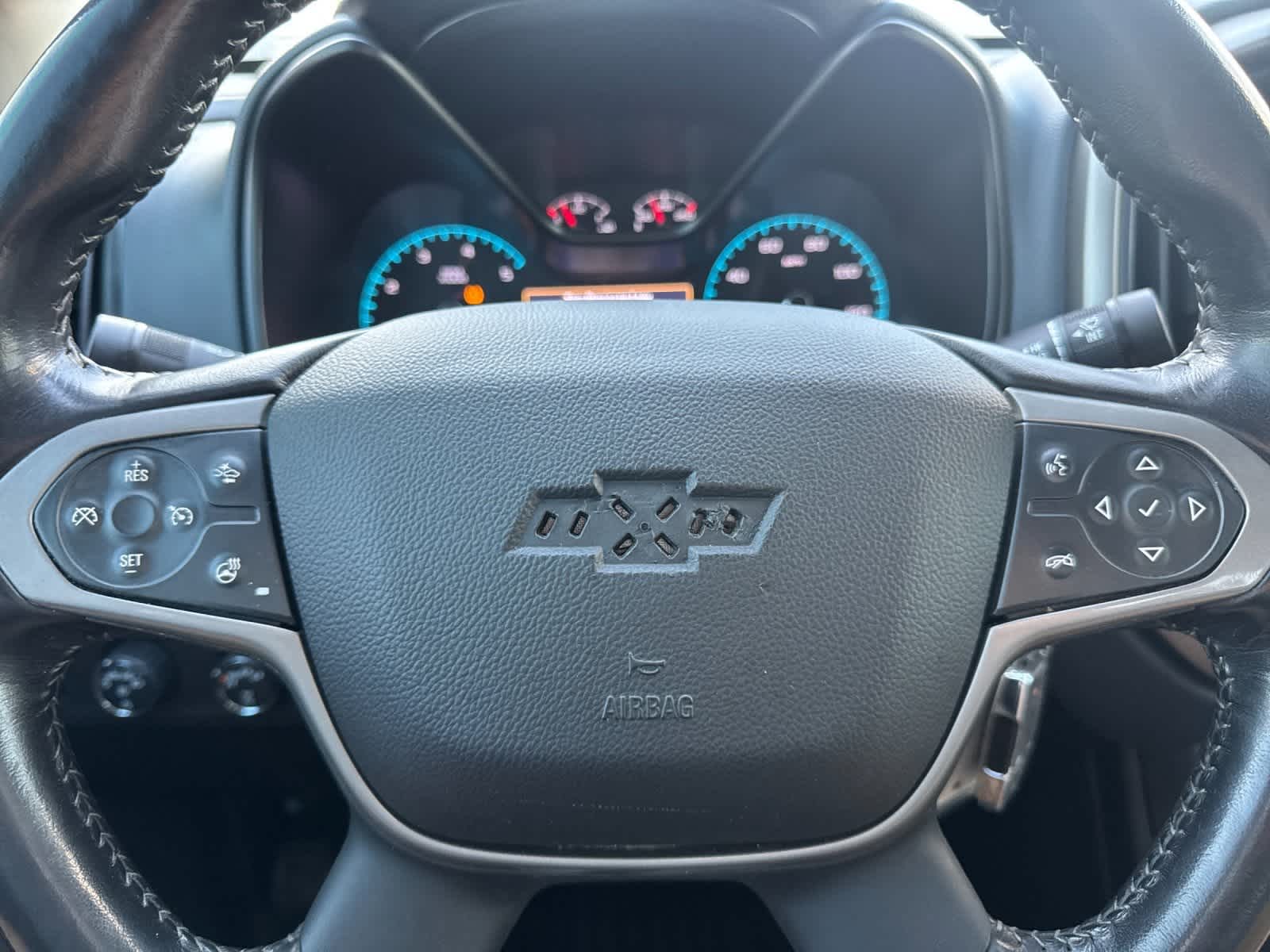 Thumbnail: 2022 Chevrolet Colorado - 21