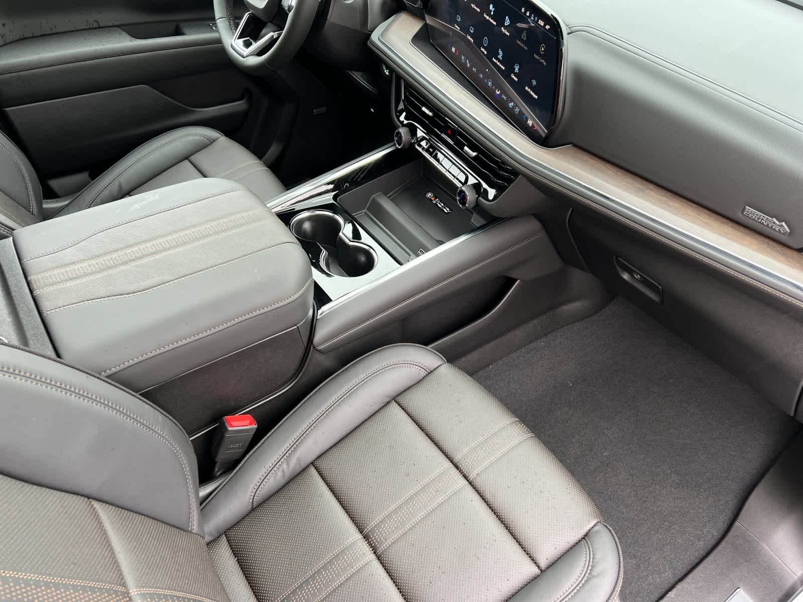 Thumbnail: 2026 Chevrolet Suburban - 16