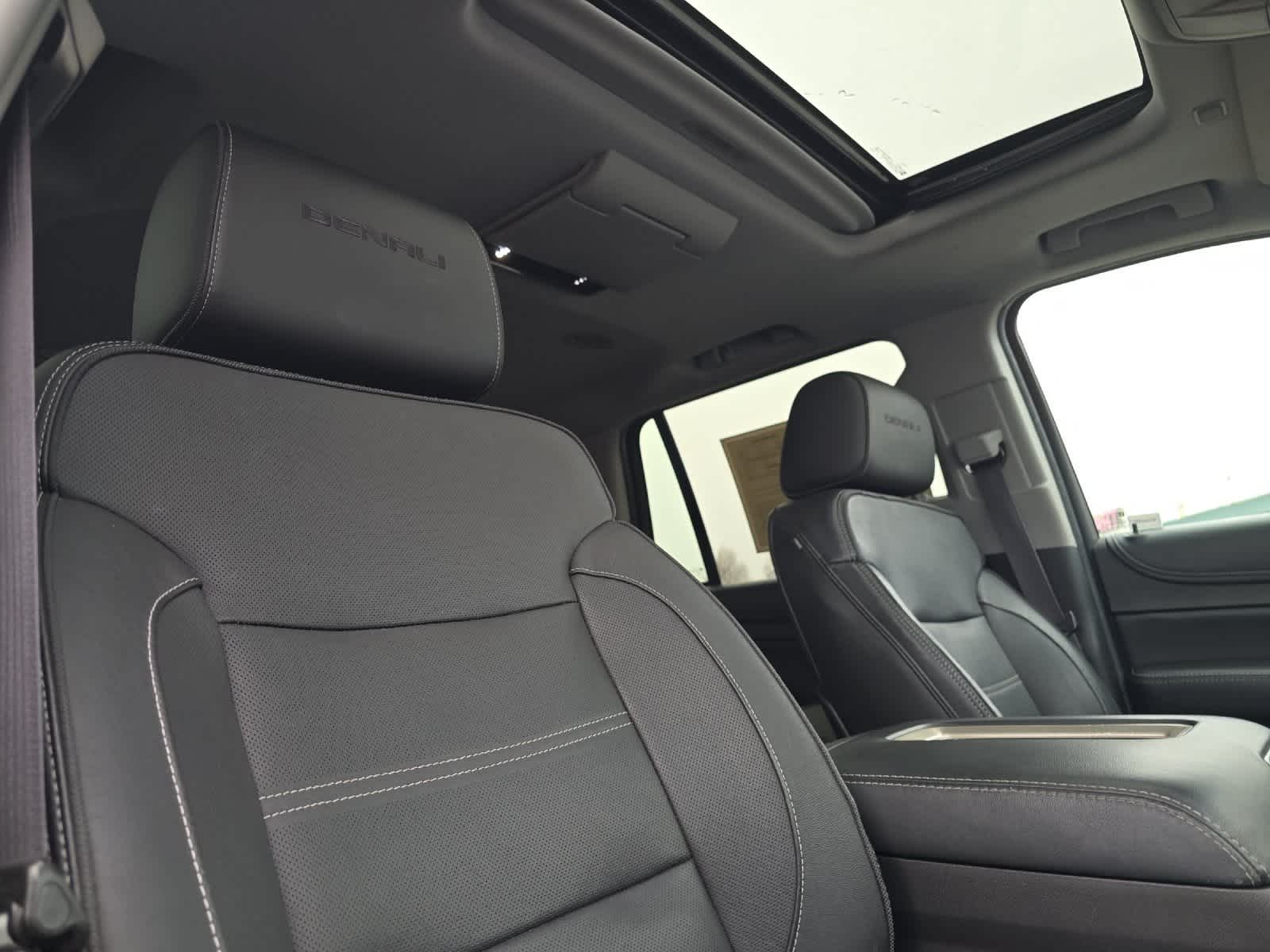 Thumbnail: 2016 GMC Yukon - 19