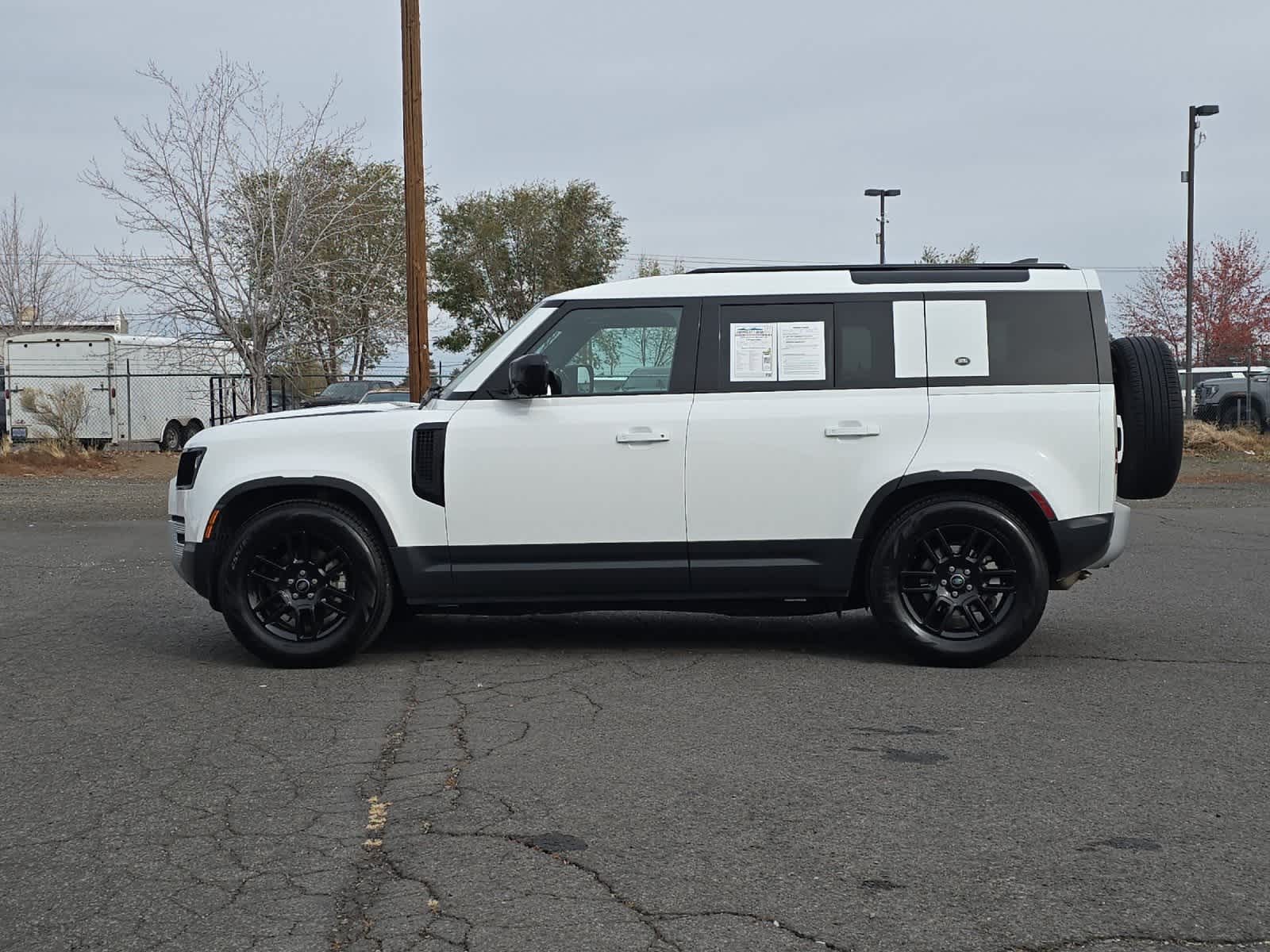 Thumbnail: 2024 Land Rover Defender - 5