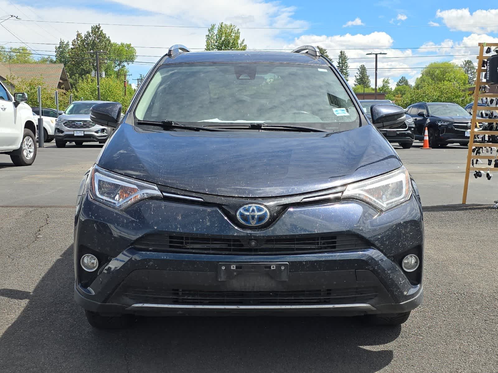 Thumbnail: 2017 Toyota RAV4 - 6