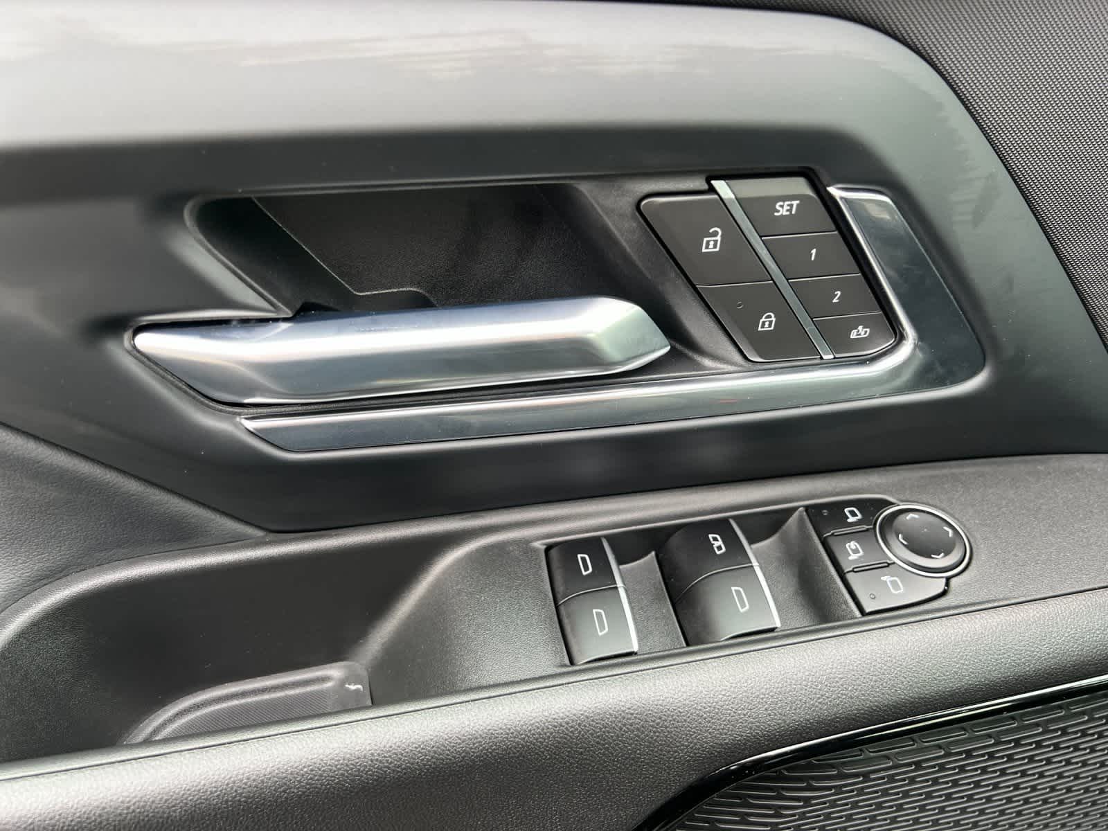 Thumbnail: 2026 Chevrolet Silverado EV - 12