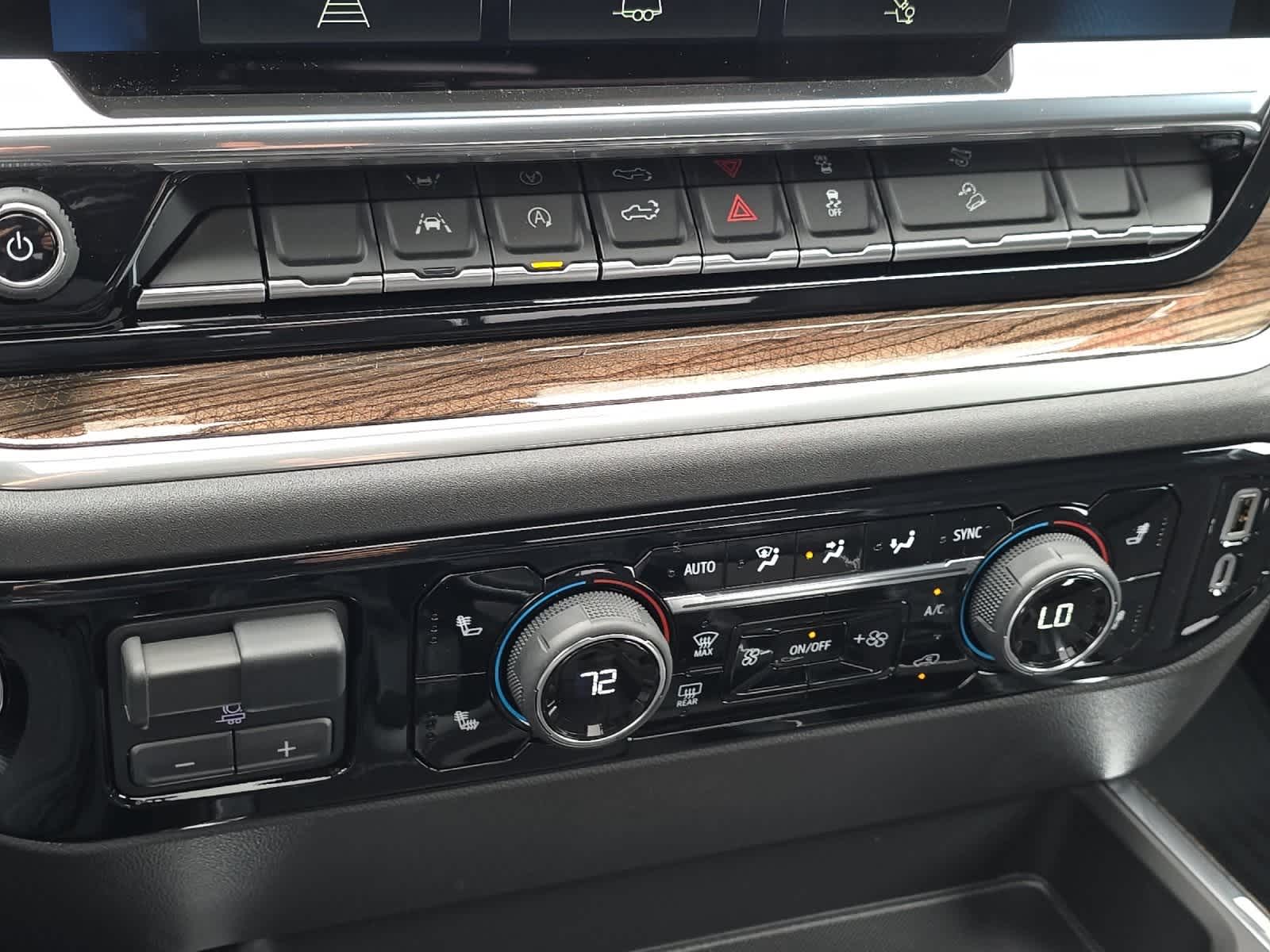 Thumbnail: 2026 Chevrolet Silverado 1500 - 20