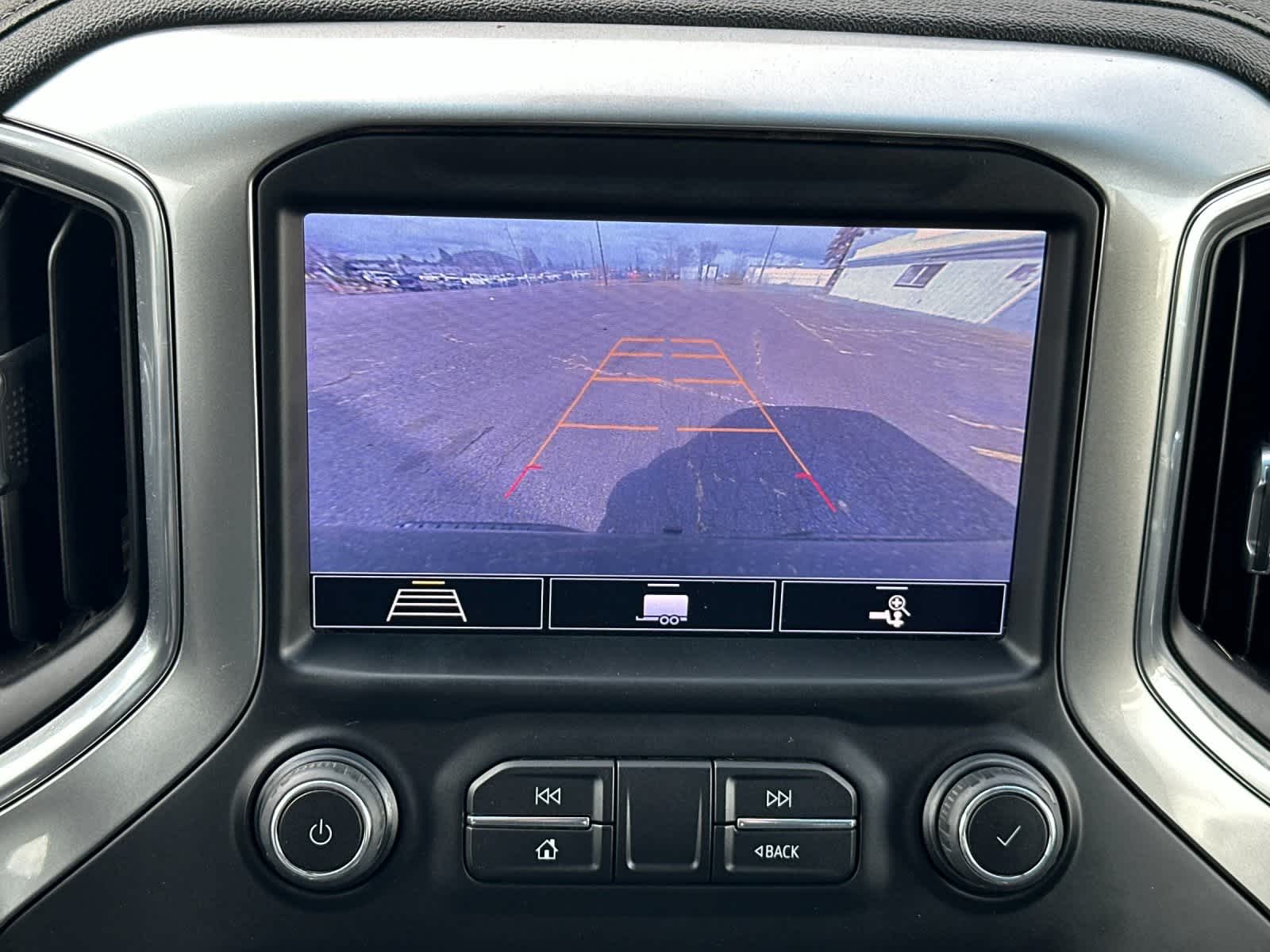 Thumbnail: 2020 Chevrolet Silverado 1500 - 18