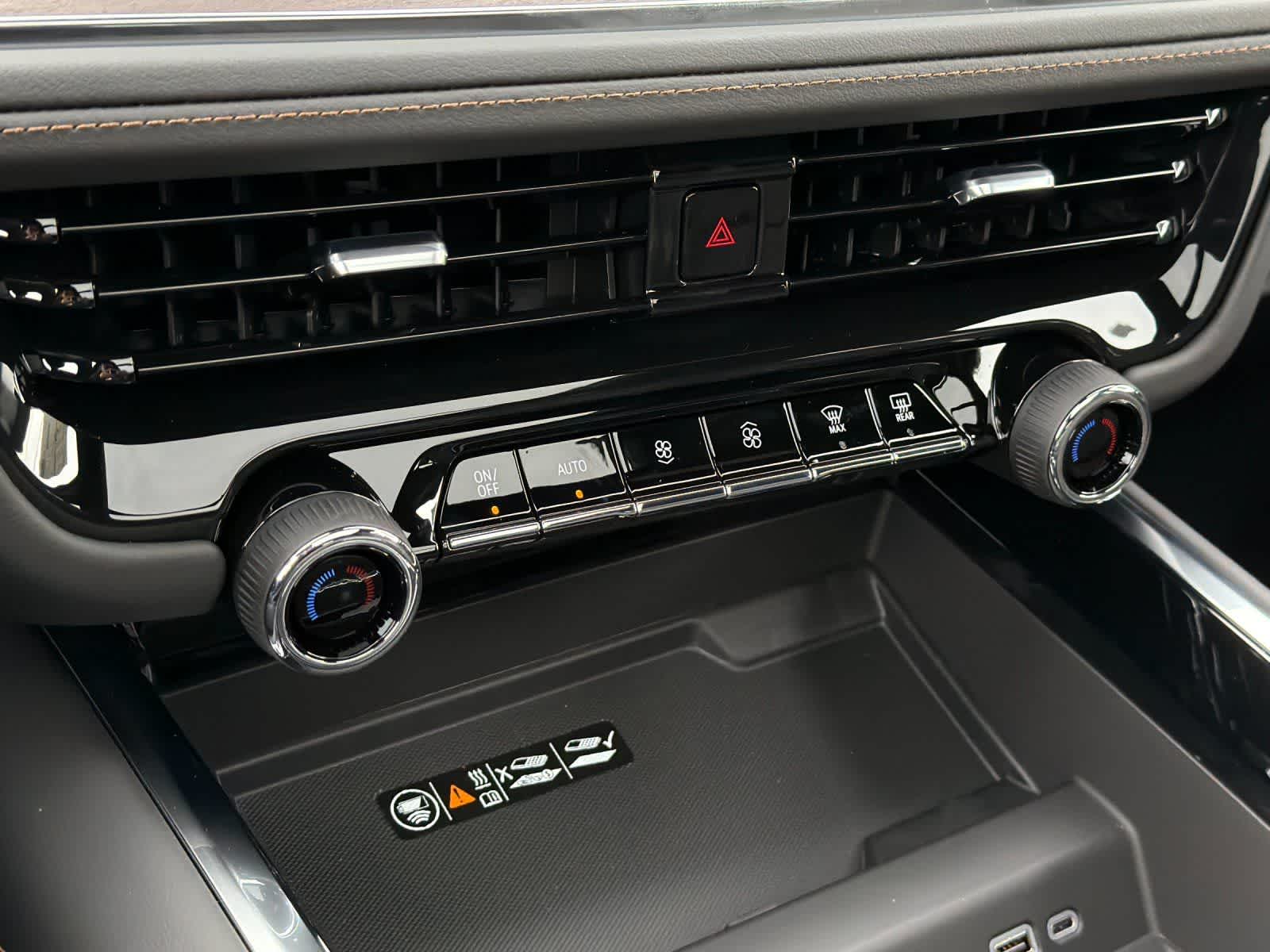 Thumbnail: 2026 Chevrolet Suburban - 23