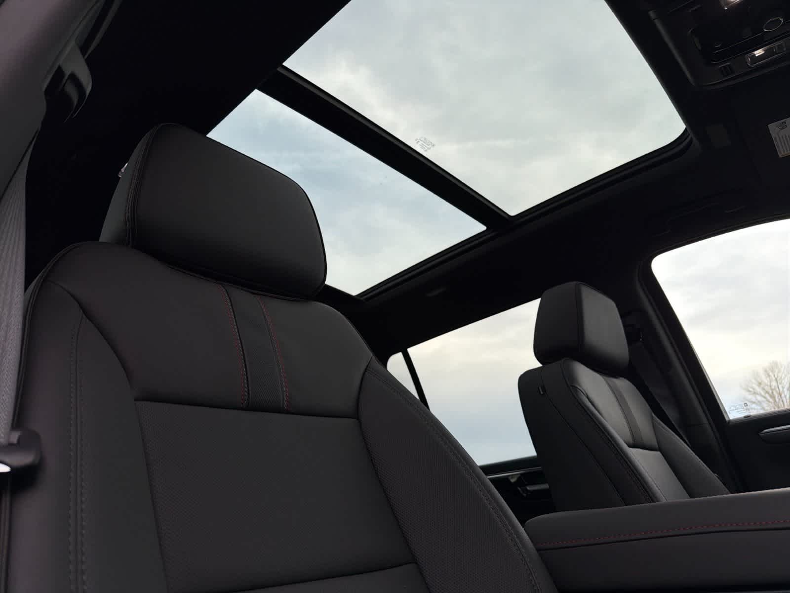 Thumbnail: 2026 Chevrolet Suburban - 18