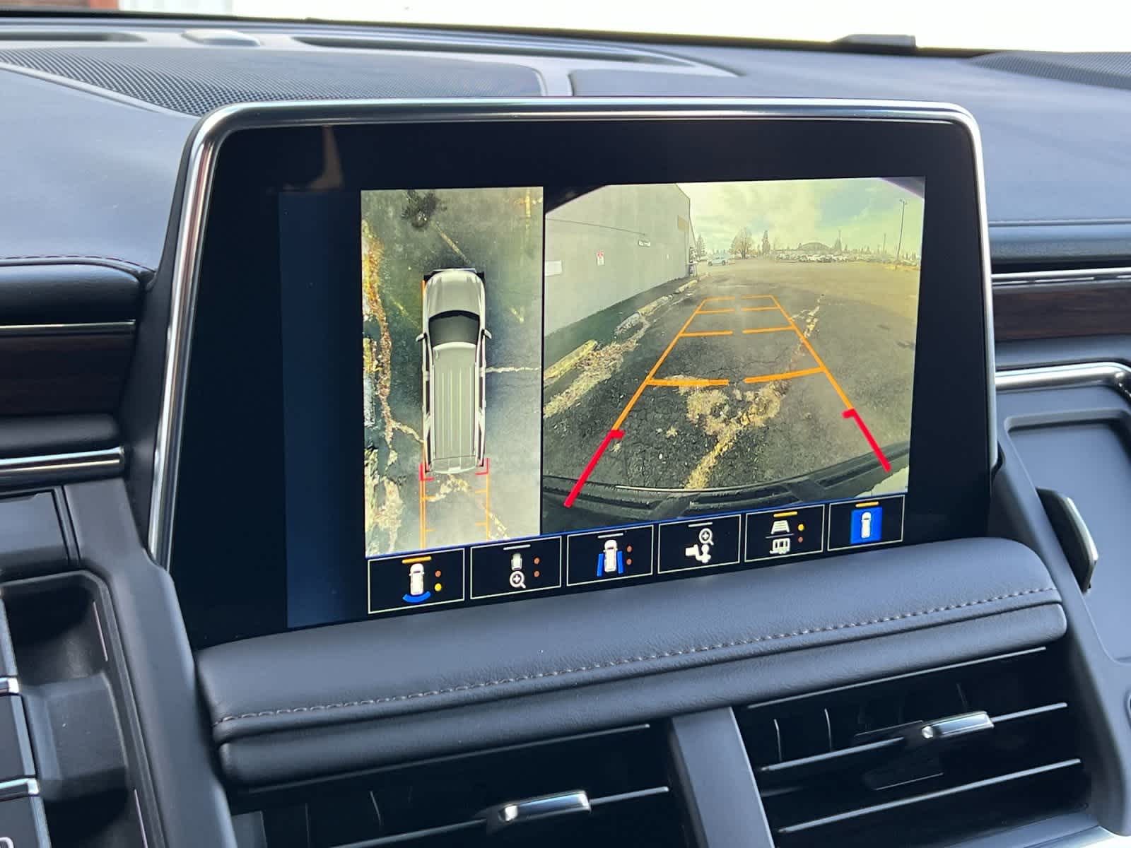 Thumbnail: 2024 Chevrolet Tahoe - 21