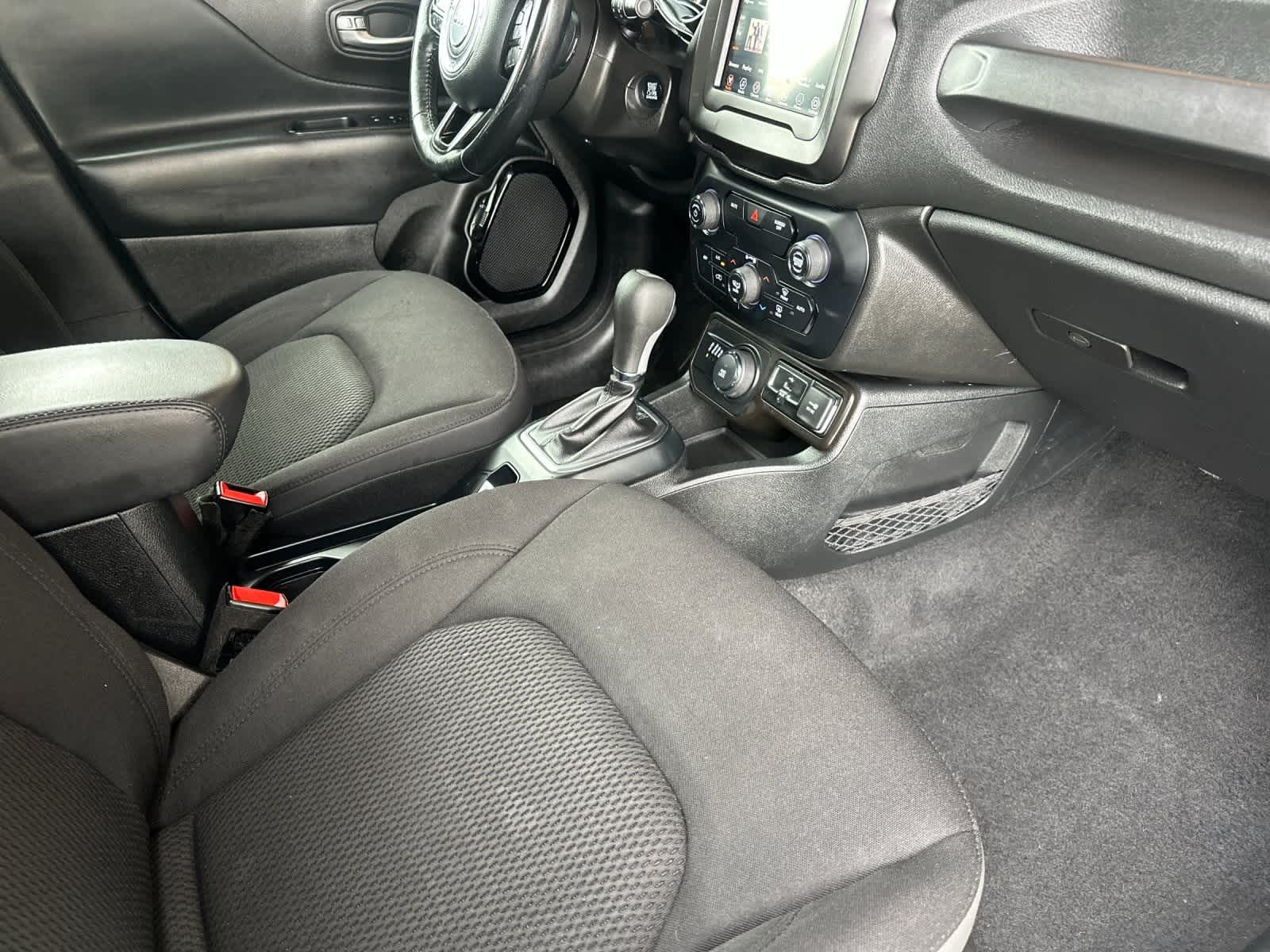 Thumbnail: 2019 Jeep Renegade - 16