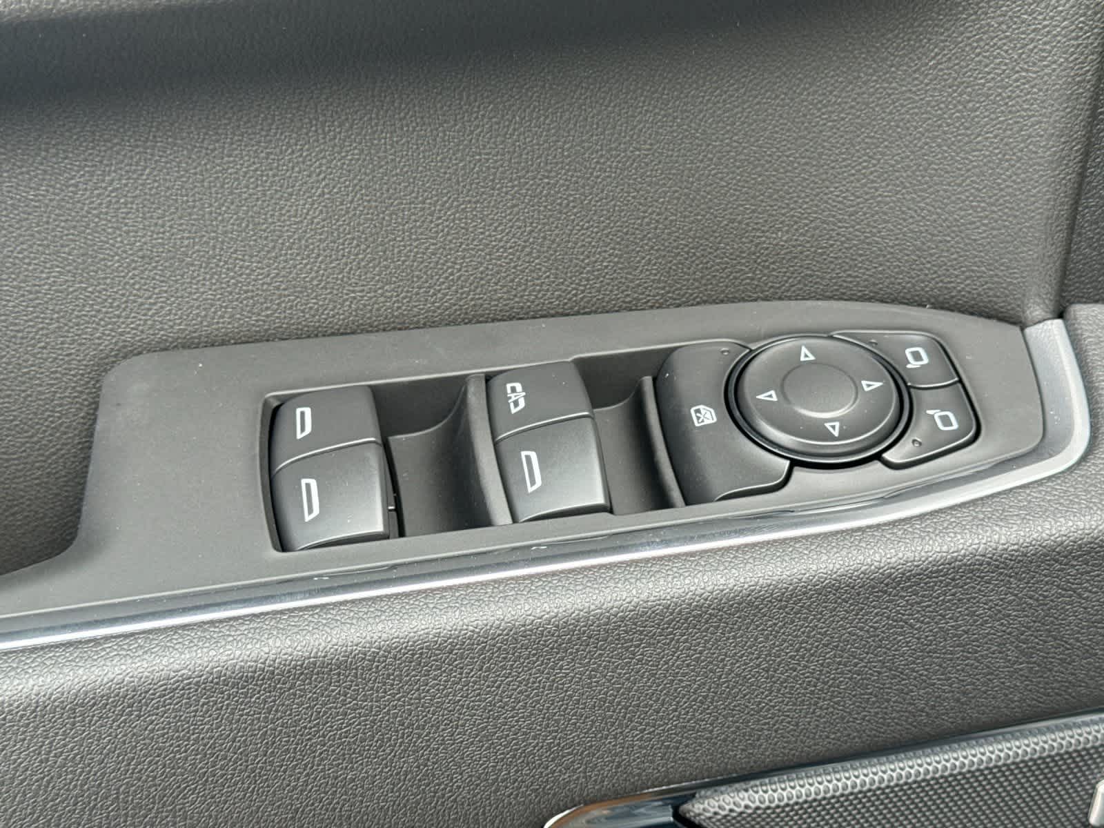 Thumbnail: 2026 Chevrolet Silverado 1500 - 13