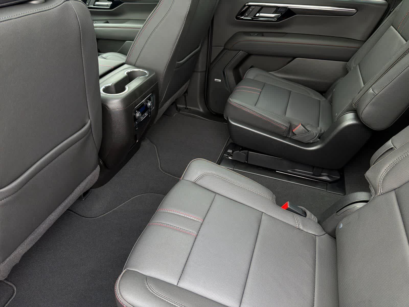 Thumbnail: 2026 Chevrolet Suburban - 4