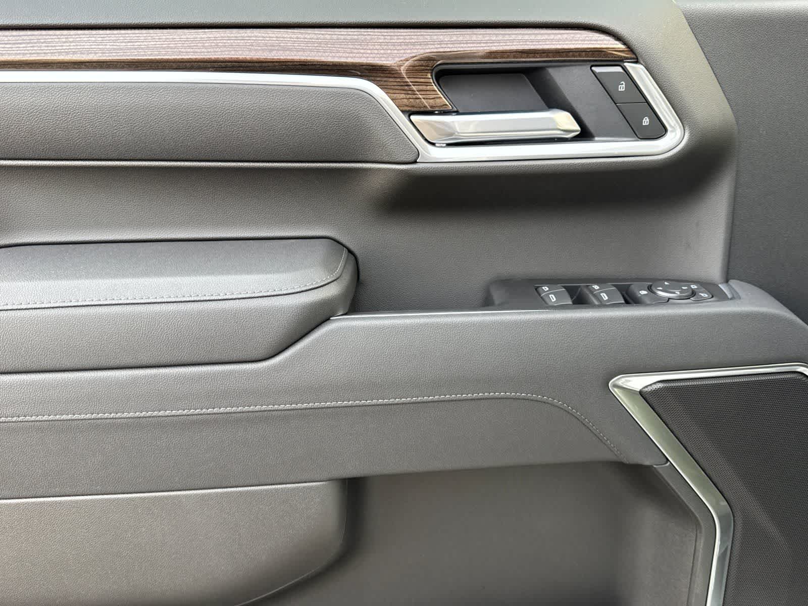 Thumbnail: 2026 Chevrolet Silverado 1500 - 12