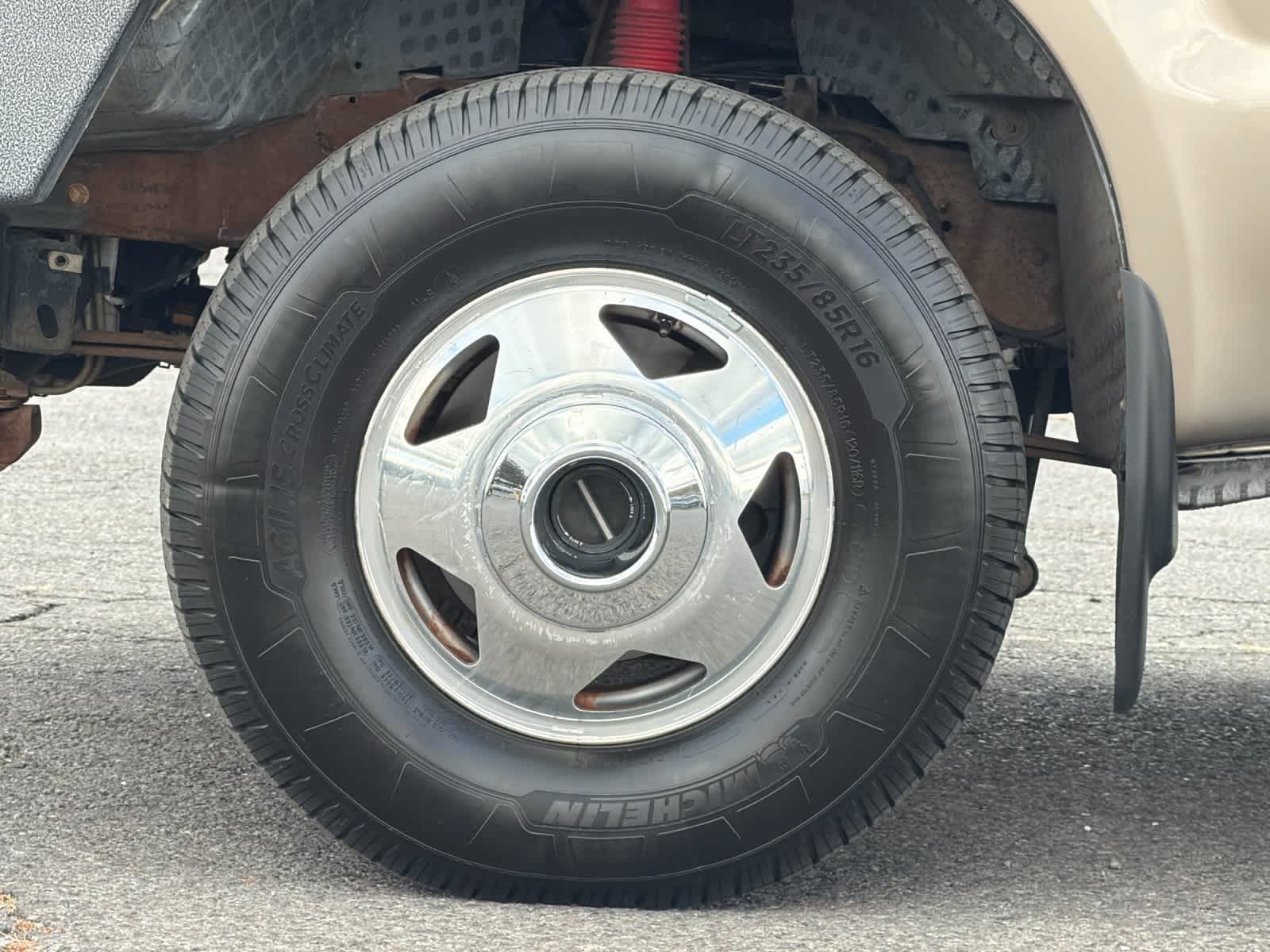 Thumbnail: 2004 Ford F-350 - 23