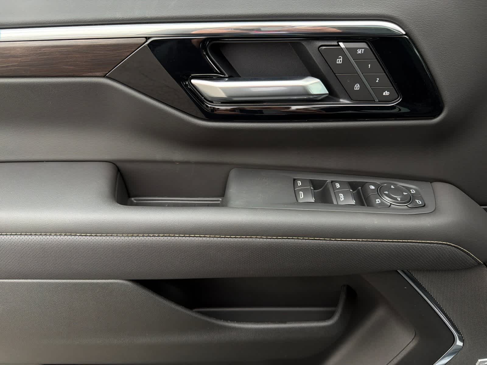 Thumbnail: 2026 Chevrolet Suburban - 12