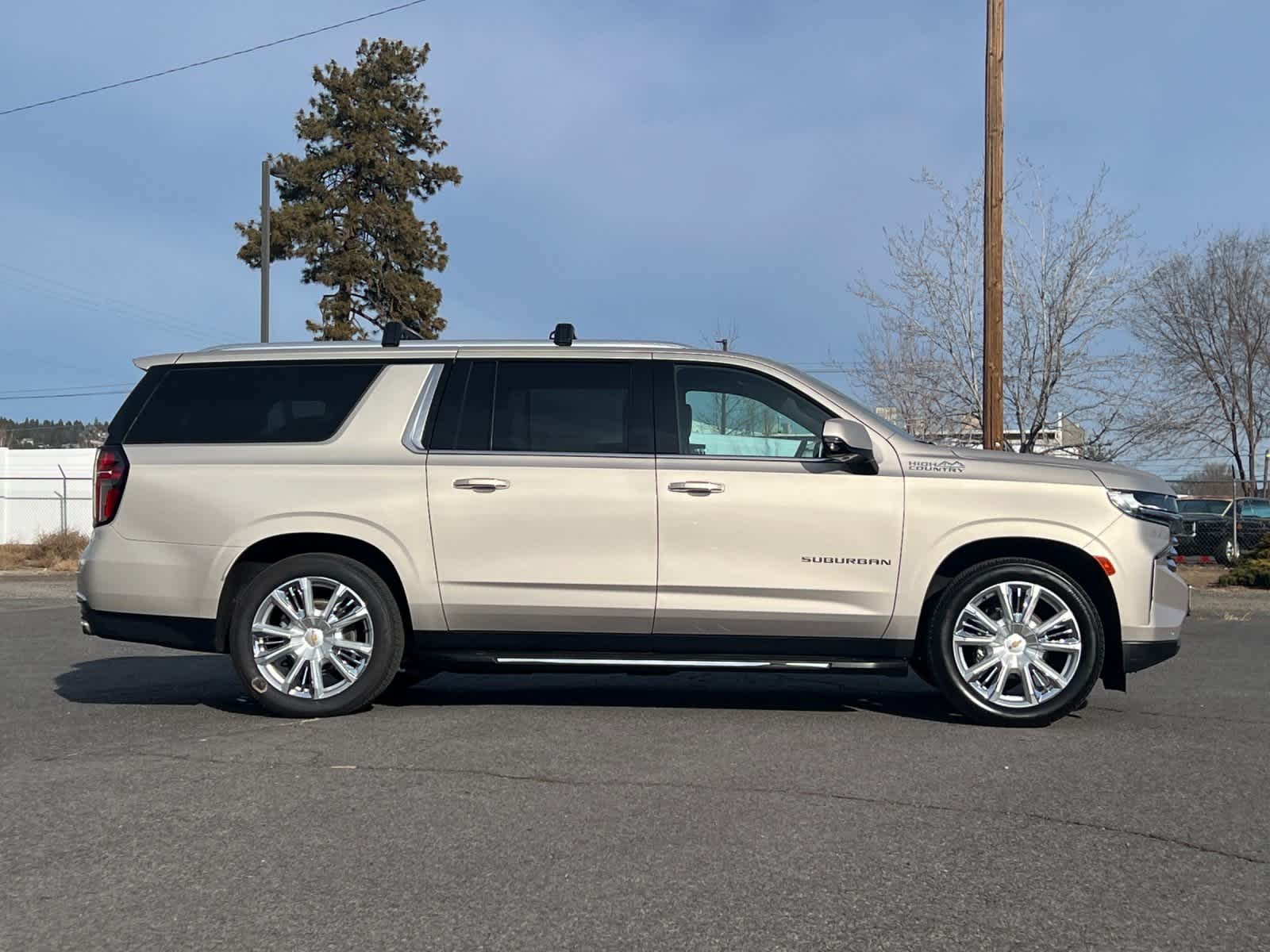 Thumbnail: 2023 Chevrolet Suburban - 8