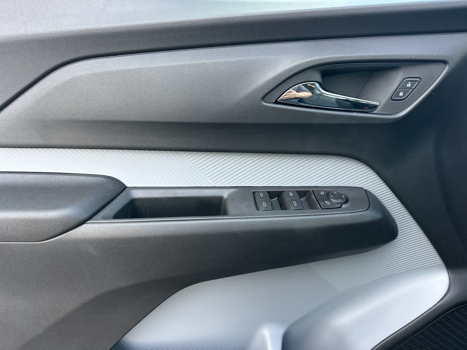 Thumbnail: 2027 Chevrolet Bolt EV - 12