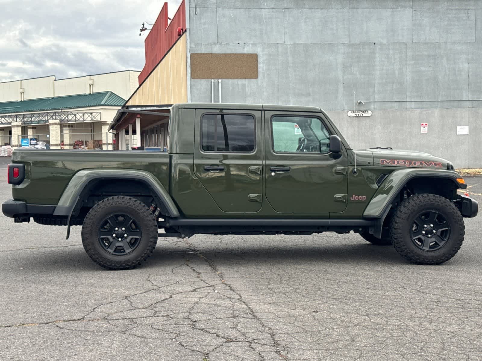 Thumbnail: 2023 Jeep Gladiator - 8