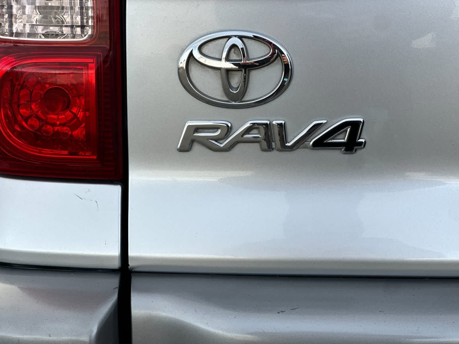 Thumbnail: 2005 Toyota RAV4 - 24