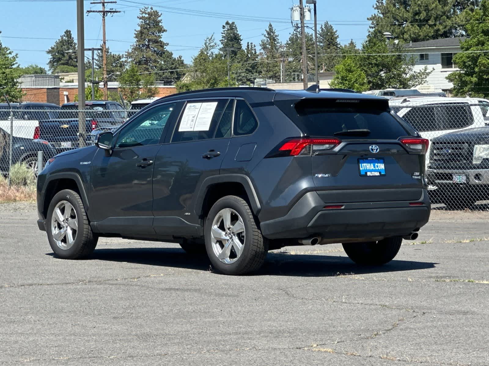 Thumbnail: 2021 Toyota RAV4 - 6