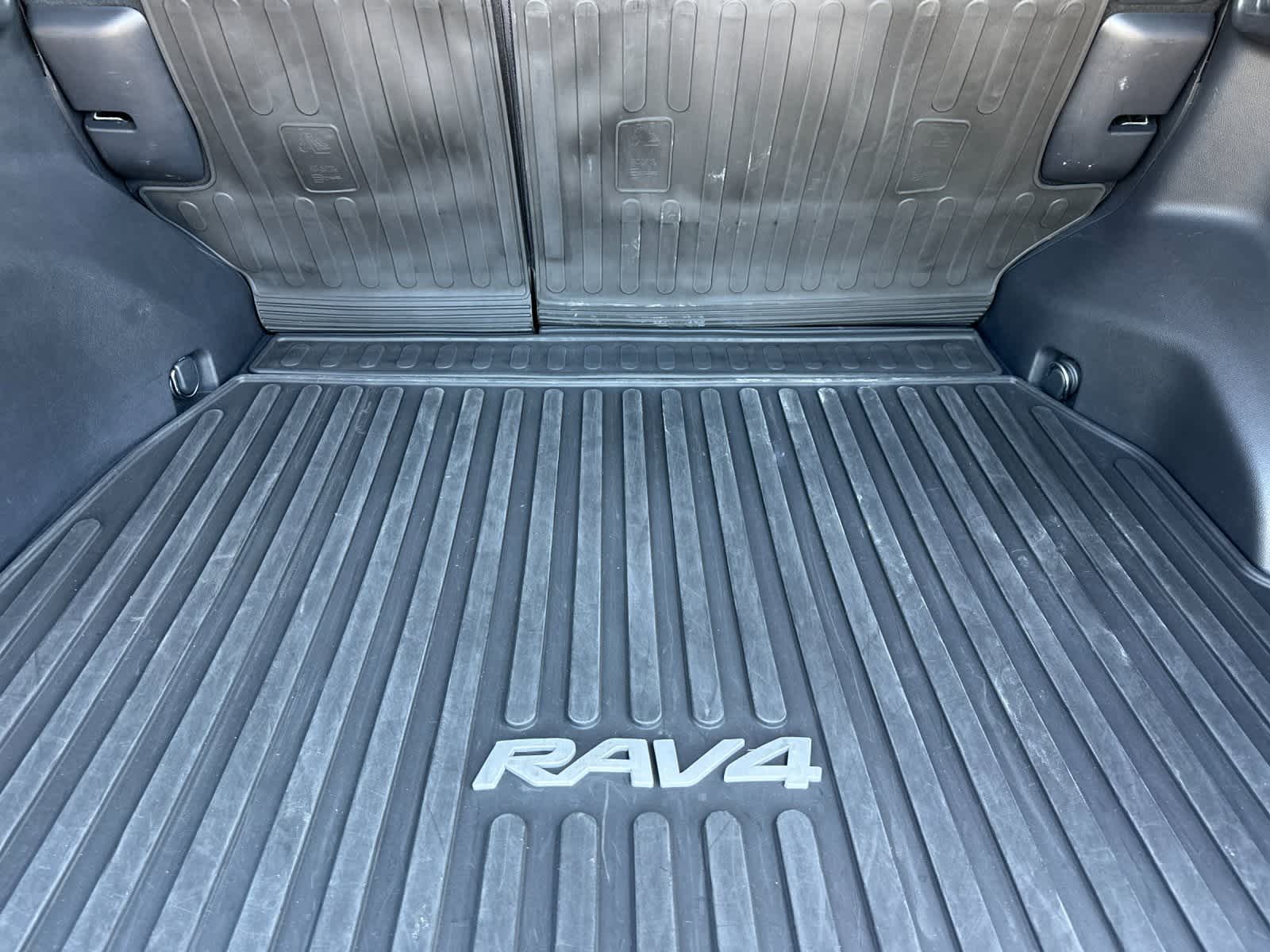 Thumbnail: 2021 Toyota RAV4 - 15