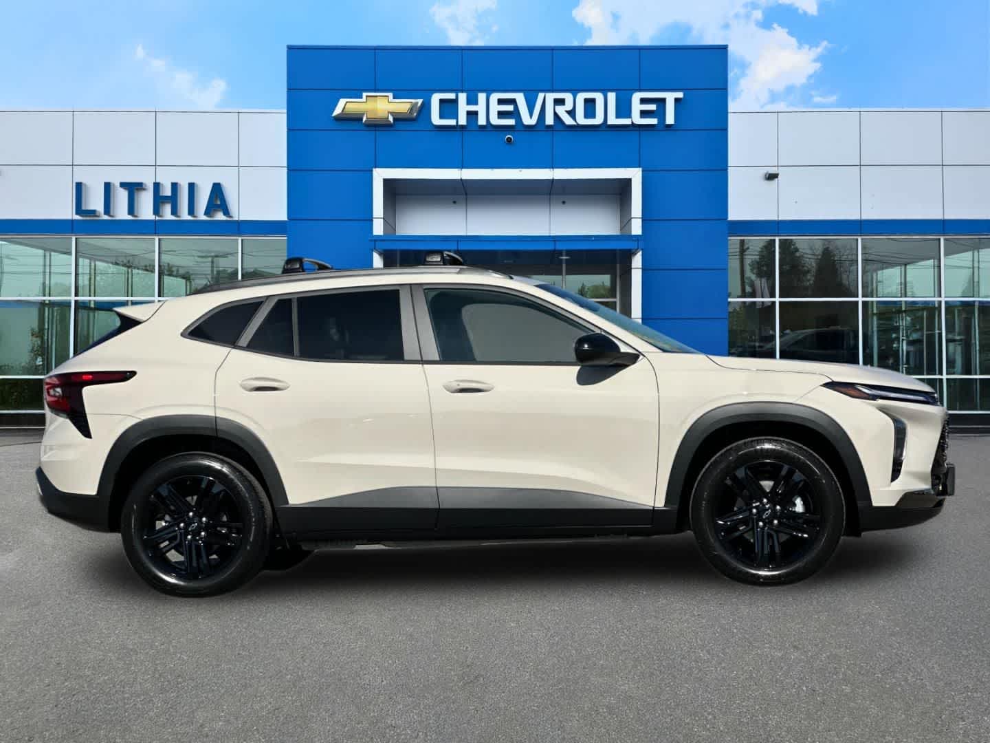 Thumbnail: 2026 Chevrolet Trax - 8