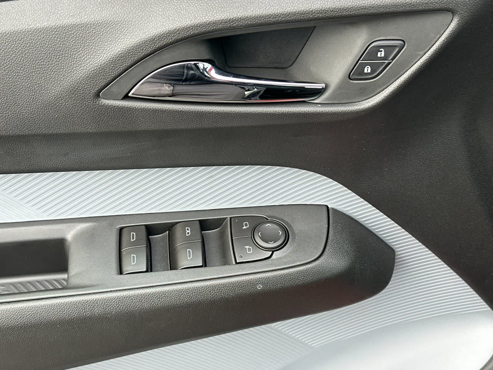 Thumbnail: 2027 Chevrolet Bolt EV - 13