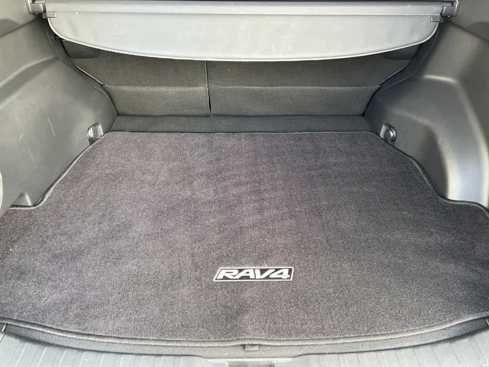 Thumbnail: 2020 Toyota RAV4 - 15