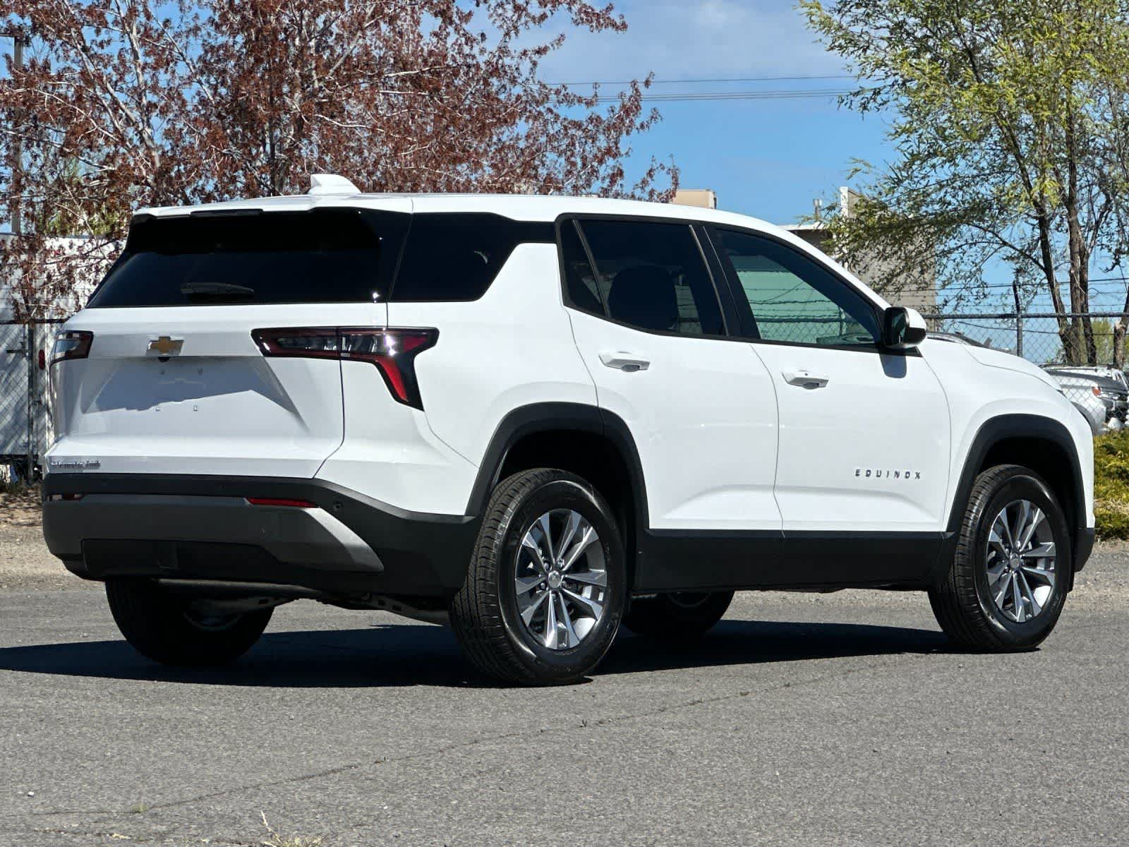Thumbnail: 2026 Chevrolet Equinox - 2
