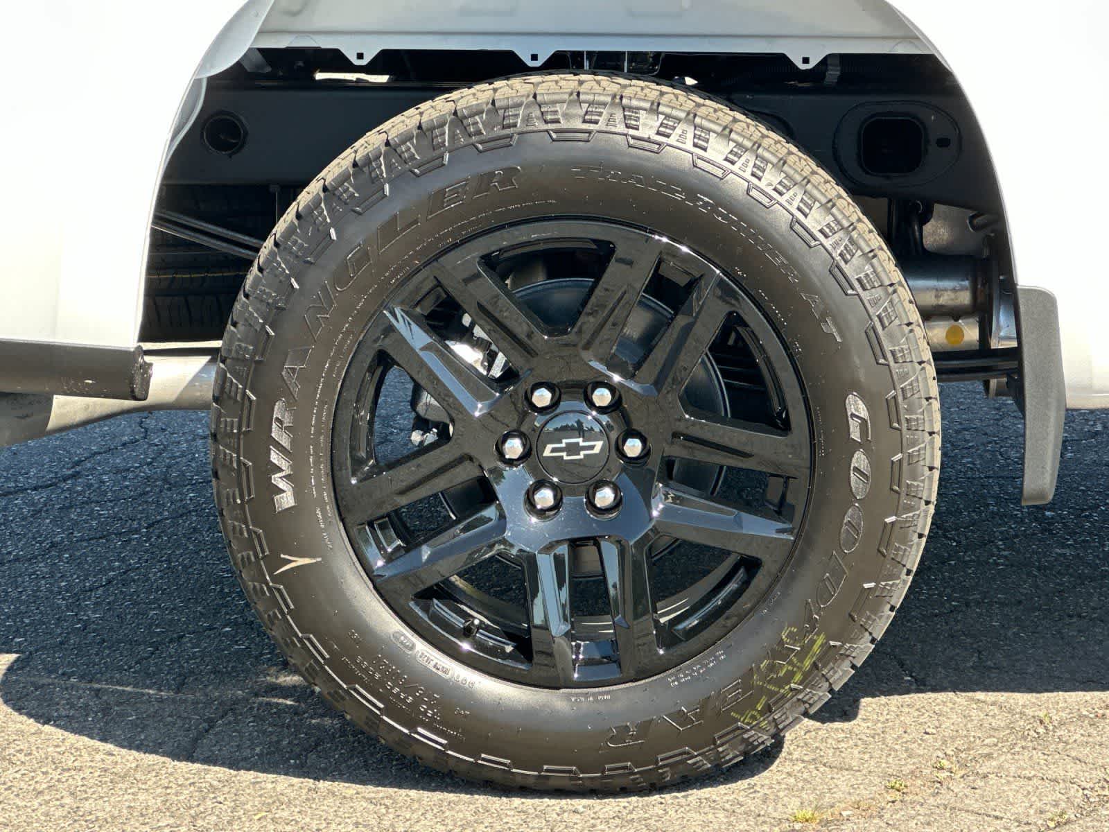 Thumbnail: 2026 Chevrolet Silverado 1500 - 26