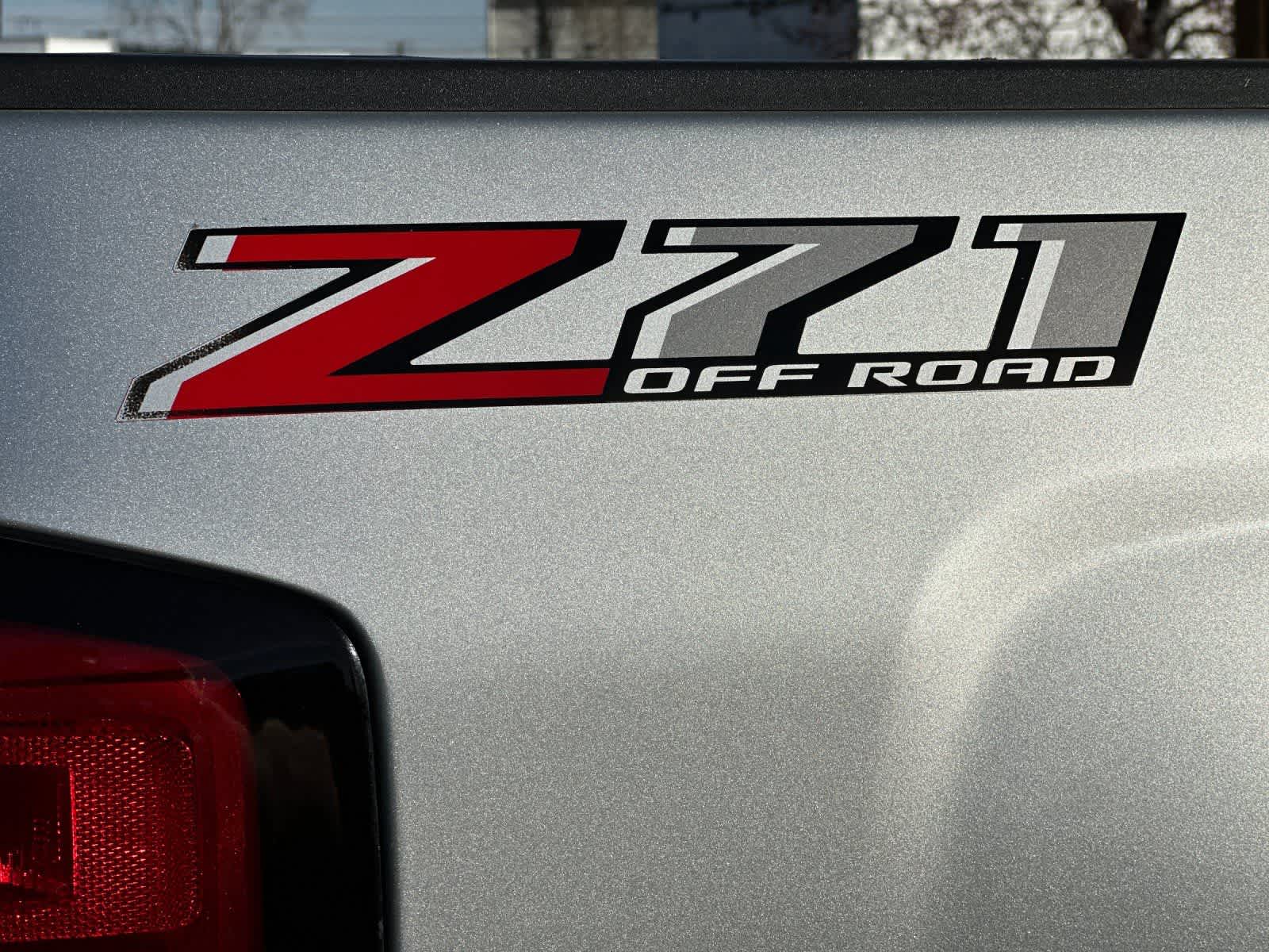 Thumbnail: 2018 Chevrolet Silverado 3500 - 25