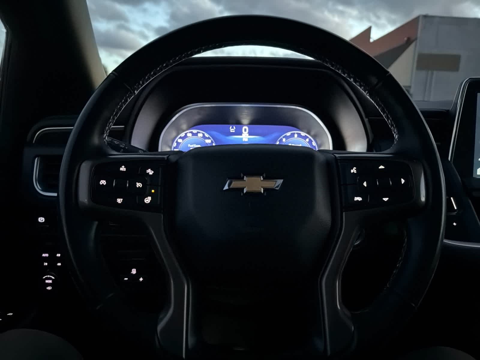 Thumbnail: 2023 Chevrolet Tahoe - 26