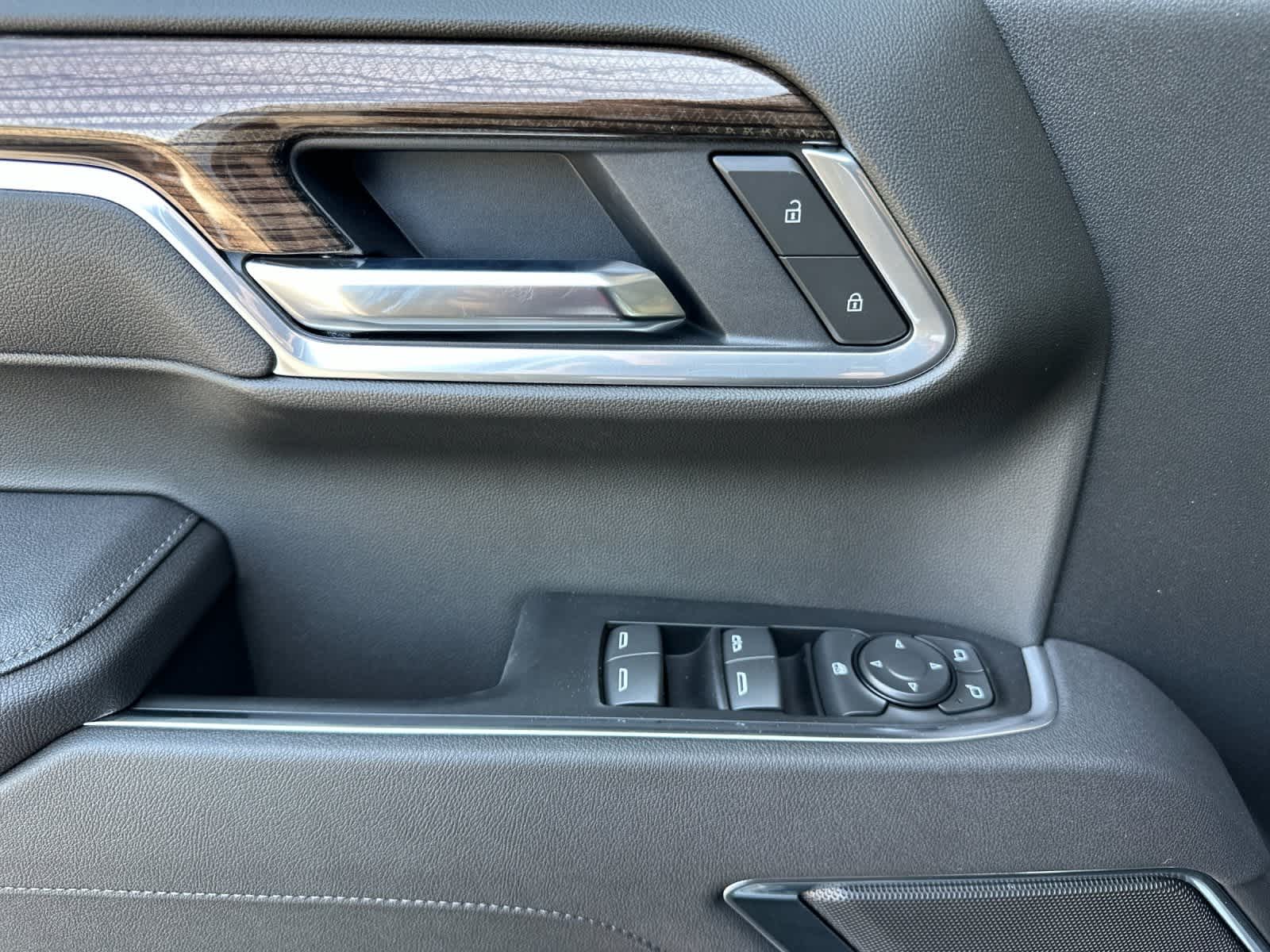 2025 Chevrolet Silverado 1500 LT 12