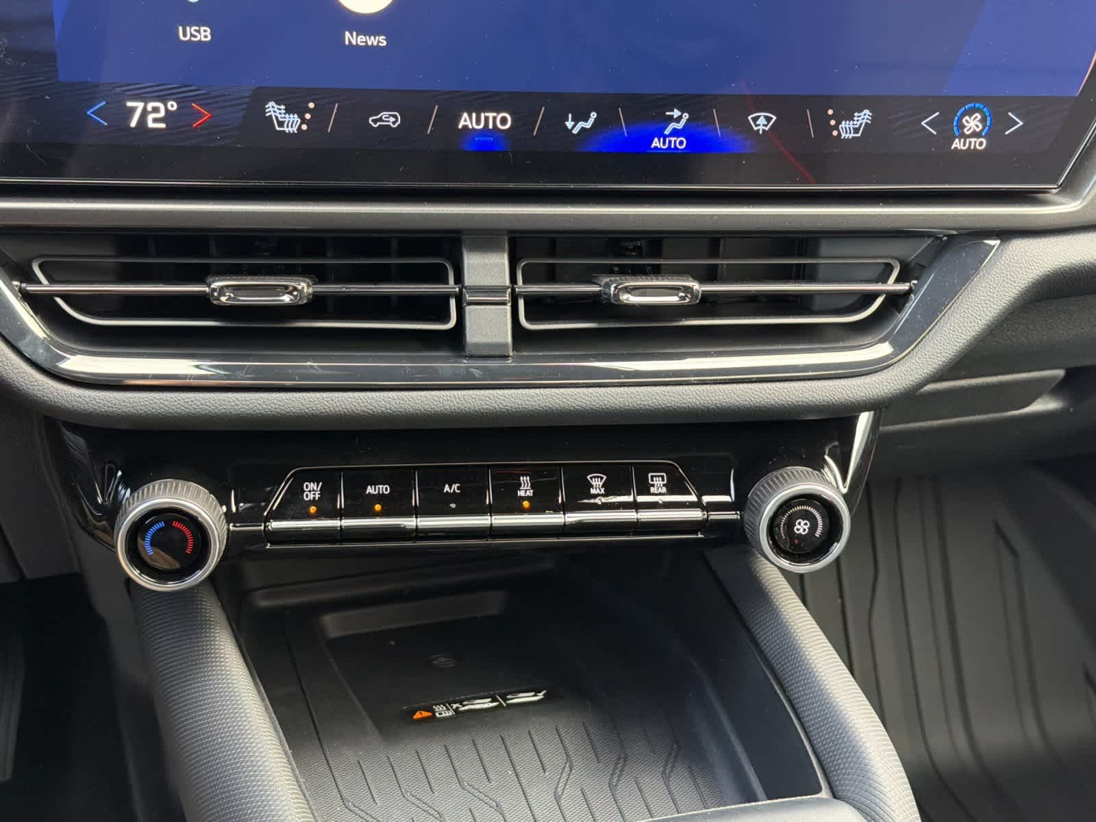 Thumbnail: 2026 Chevrolet Equinox - 21