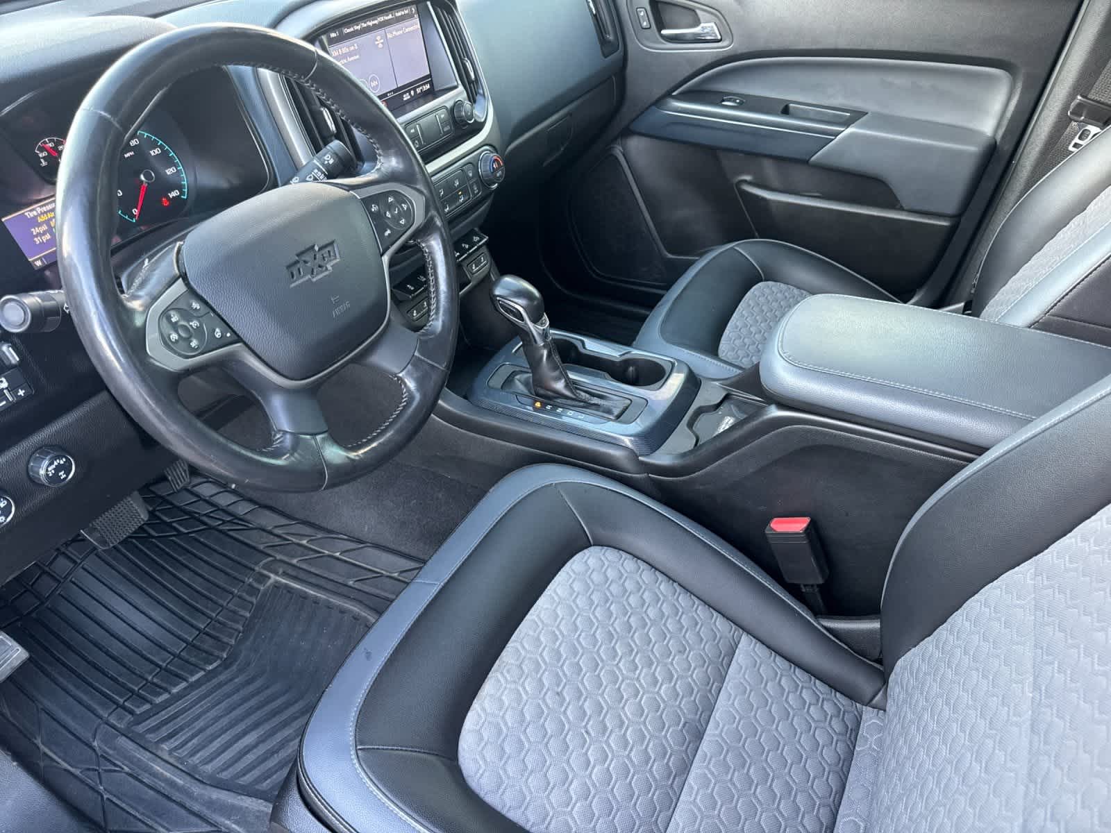 Thumbnail: 2022 Chevrolet Colorado - 11