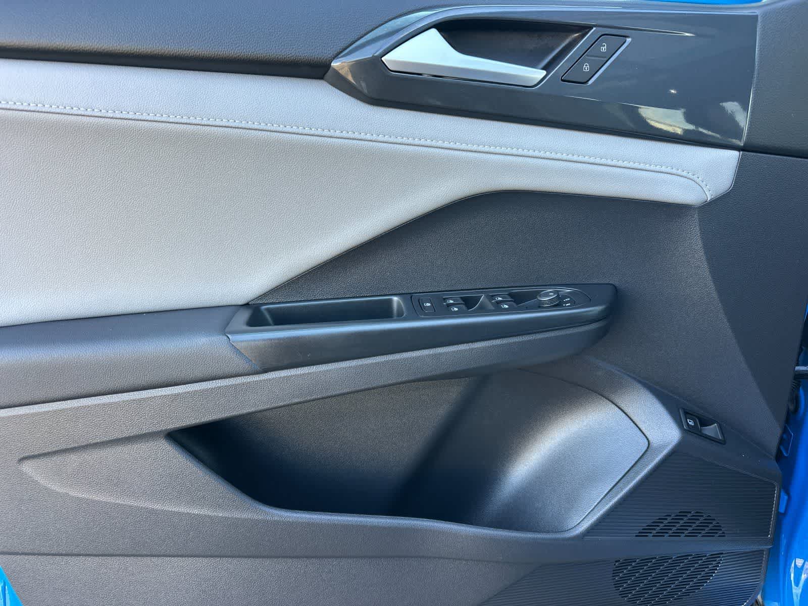 Thumbnail: 2022 Volkswagen Taos - 12