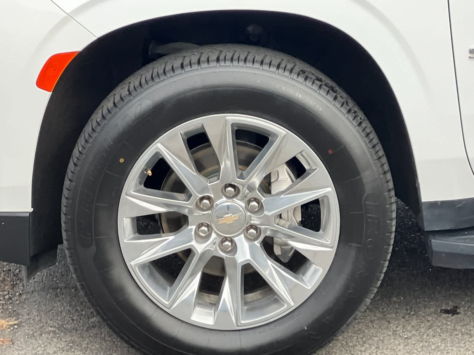 Thumbnail: 2023 Chevrolet Suburban - 25