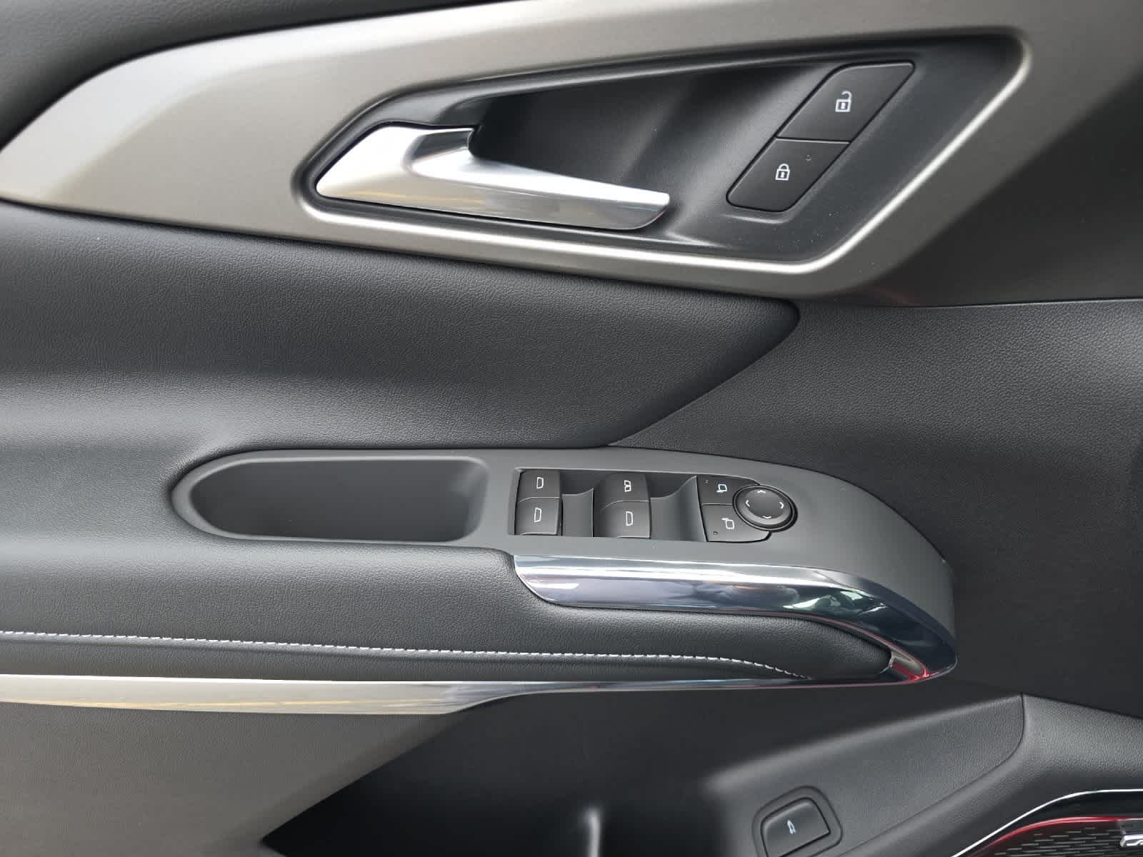 Thumbnail: 2026 Chevrolet Traverse - 12